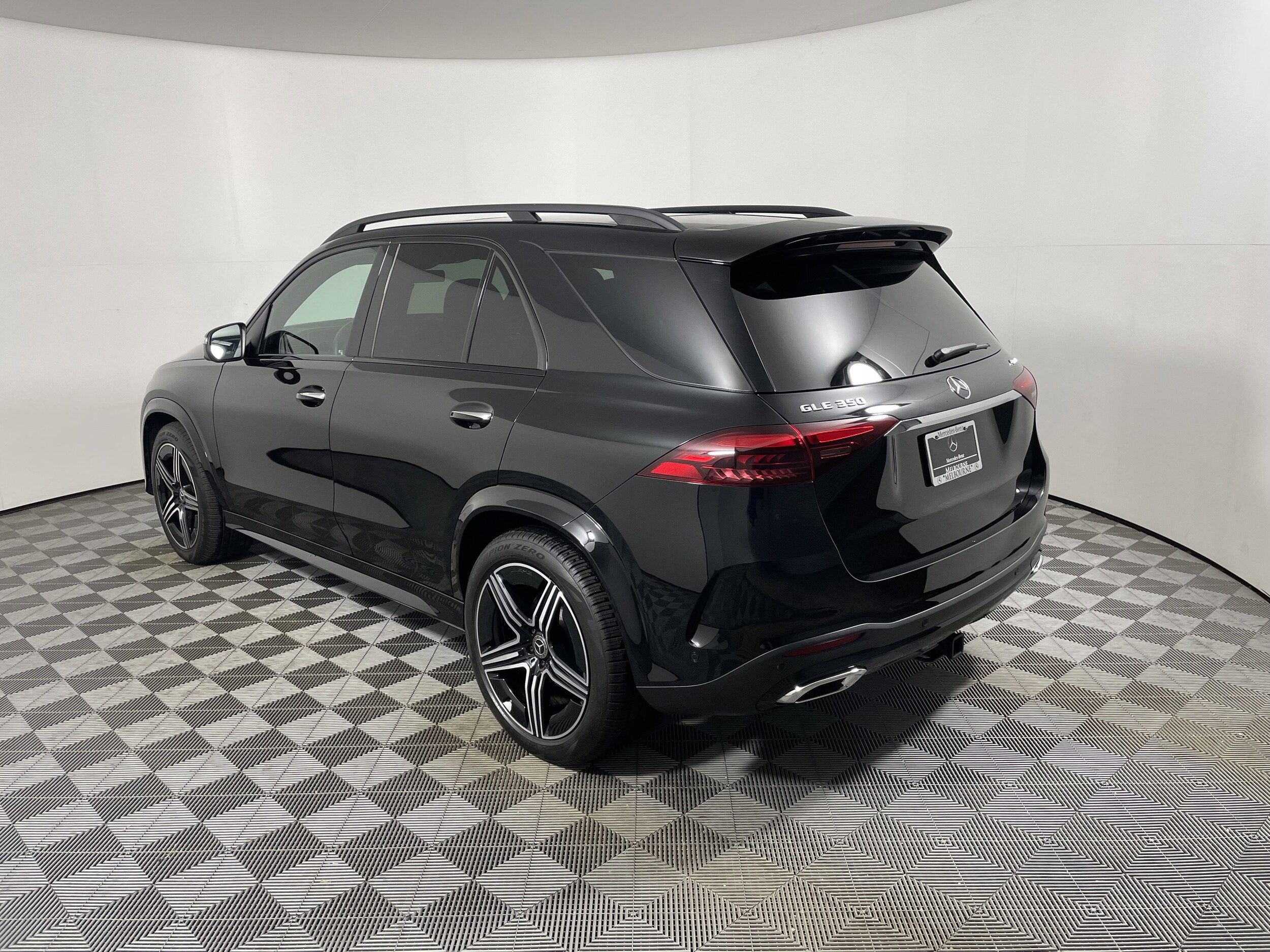 2024 Mercedes Benz GLE 350 4MATIC photo 2