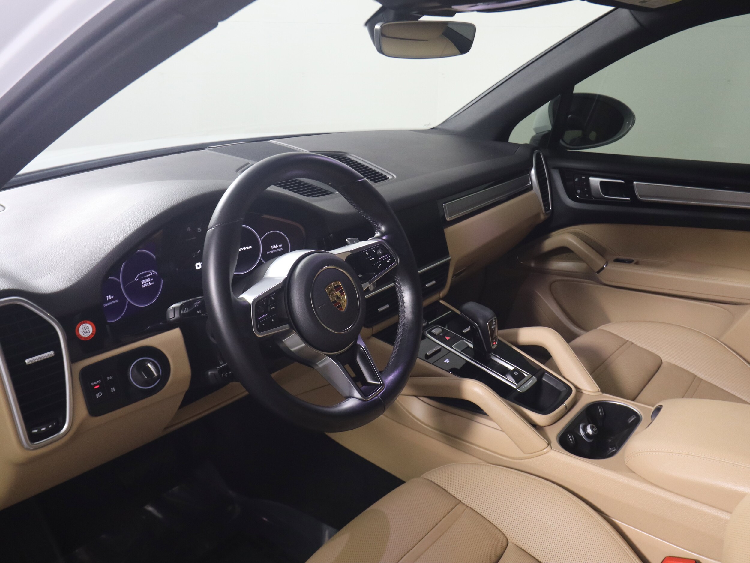 2023 Porsche Cayenne Platinum Edition photo 4