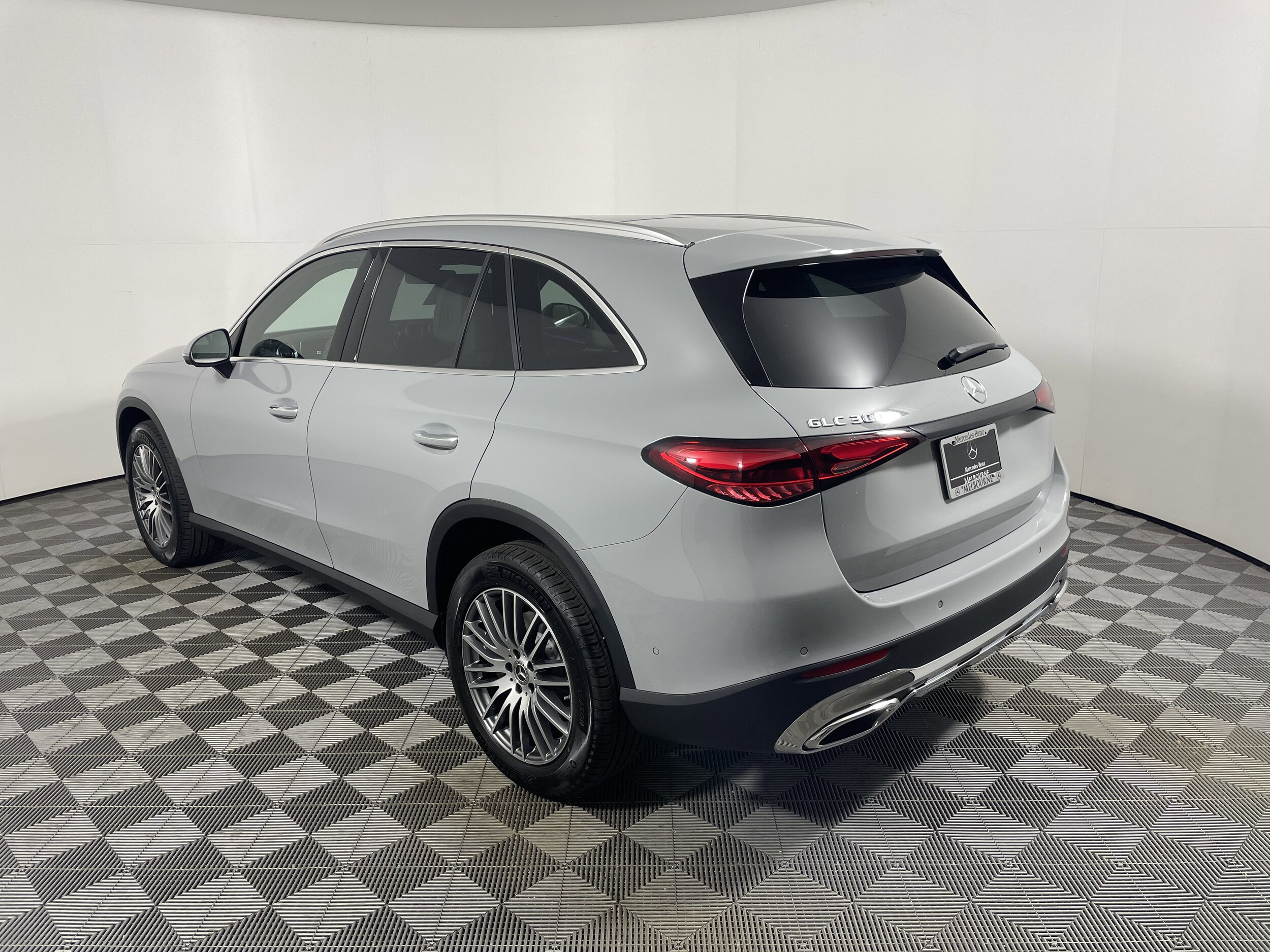 2026 Mercedes Benz GLC 300 photo 3