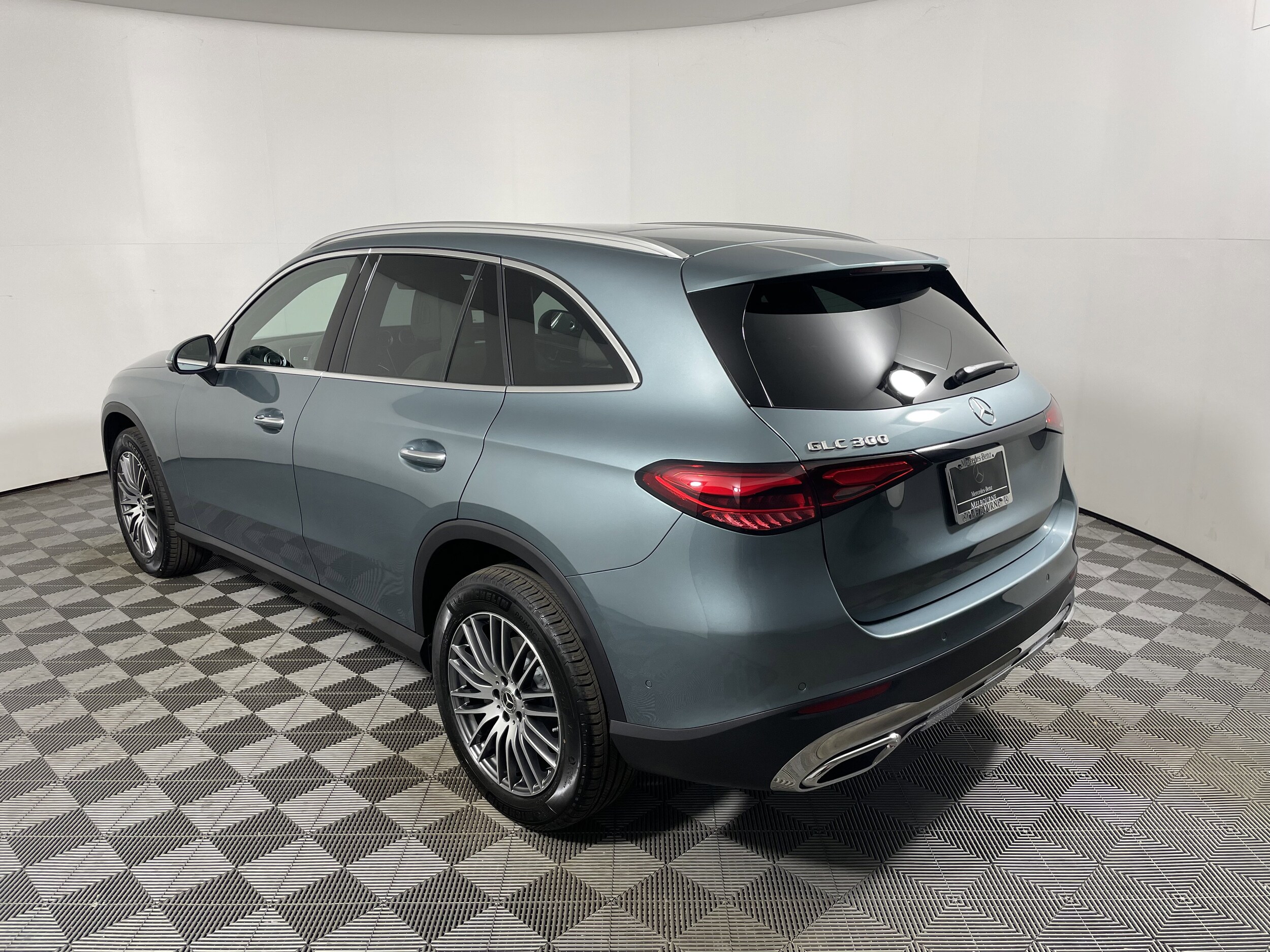 2026 Mercedes Benz GLC 300 photo 3