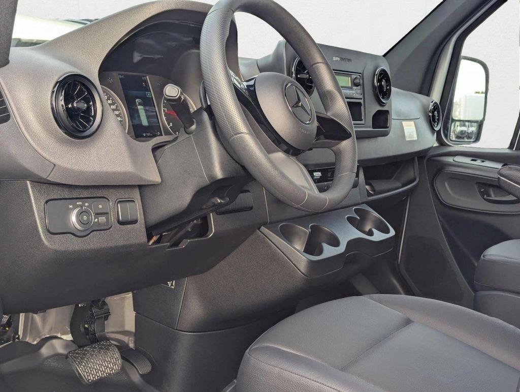 New 2025 Mercedes-Benz Sprinter Cargo Van 2500 Standard Roof I4 Diesel 144" RWD Van Cargo Van