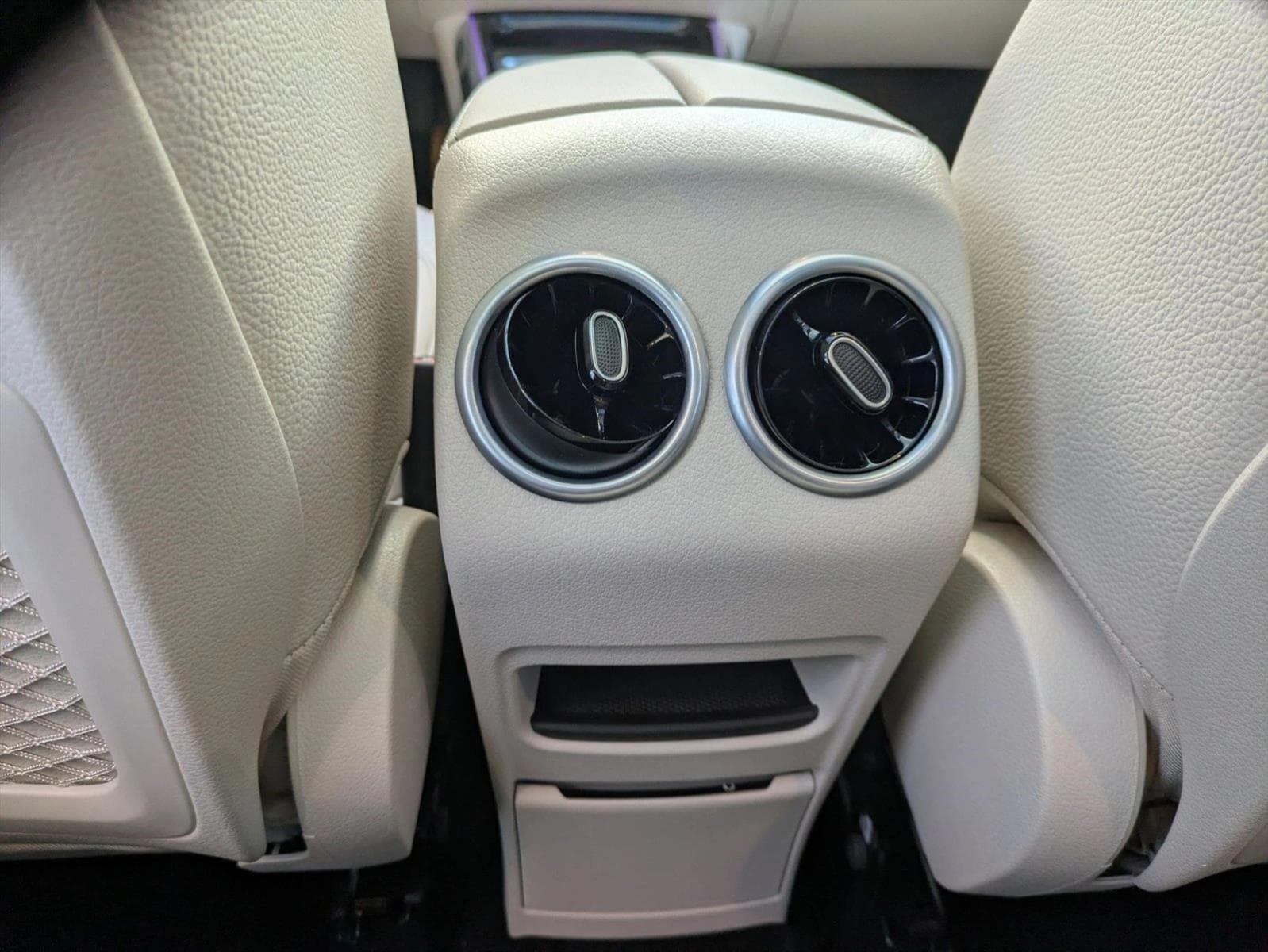 2026 Mercedes-Benz GLB GLB 250 - Photo 17