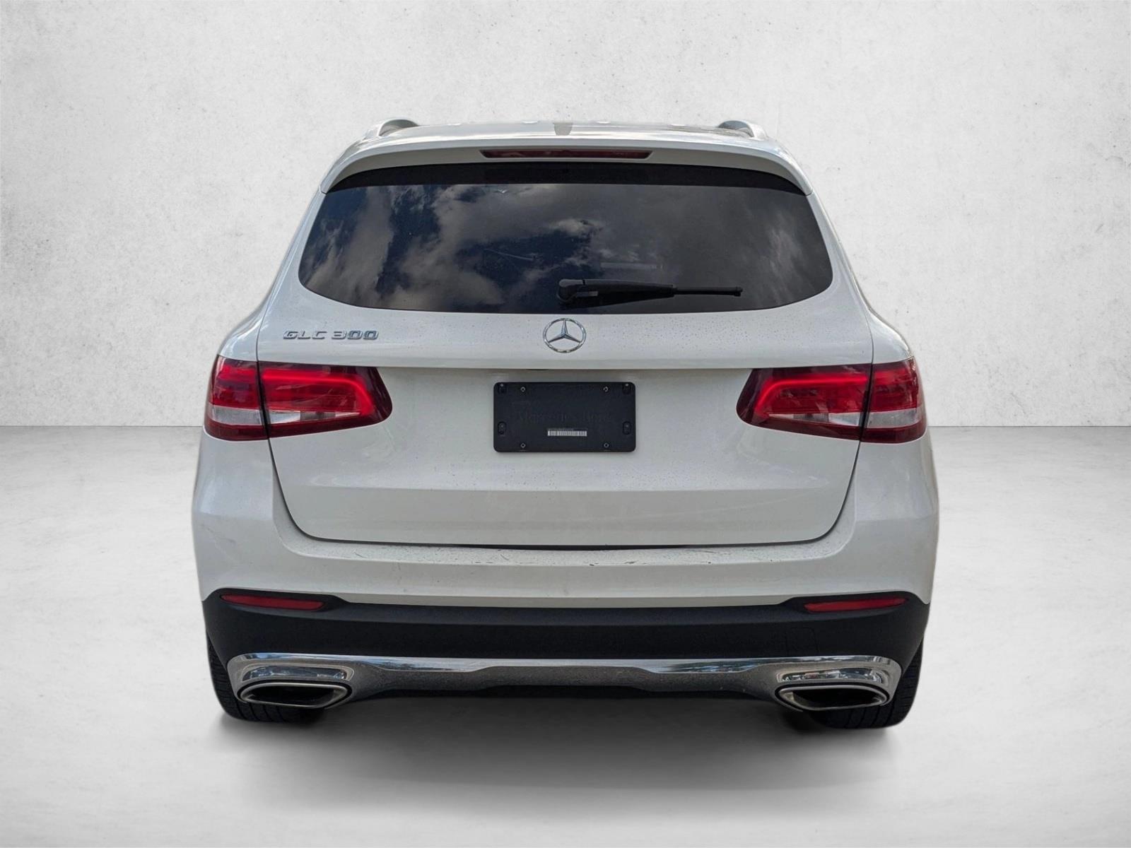2017 Mercedes Benz GLC 300 photo 3