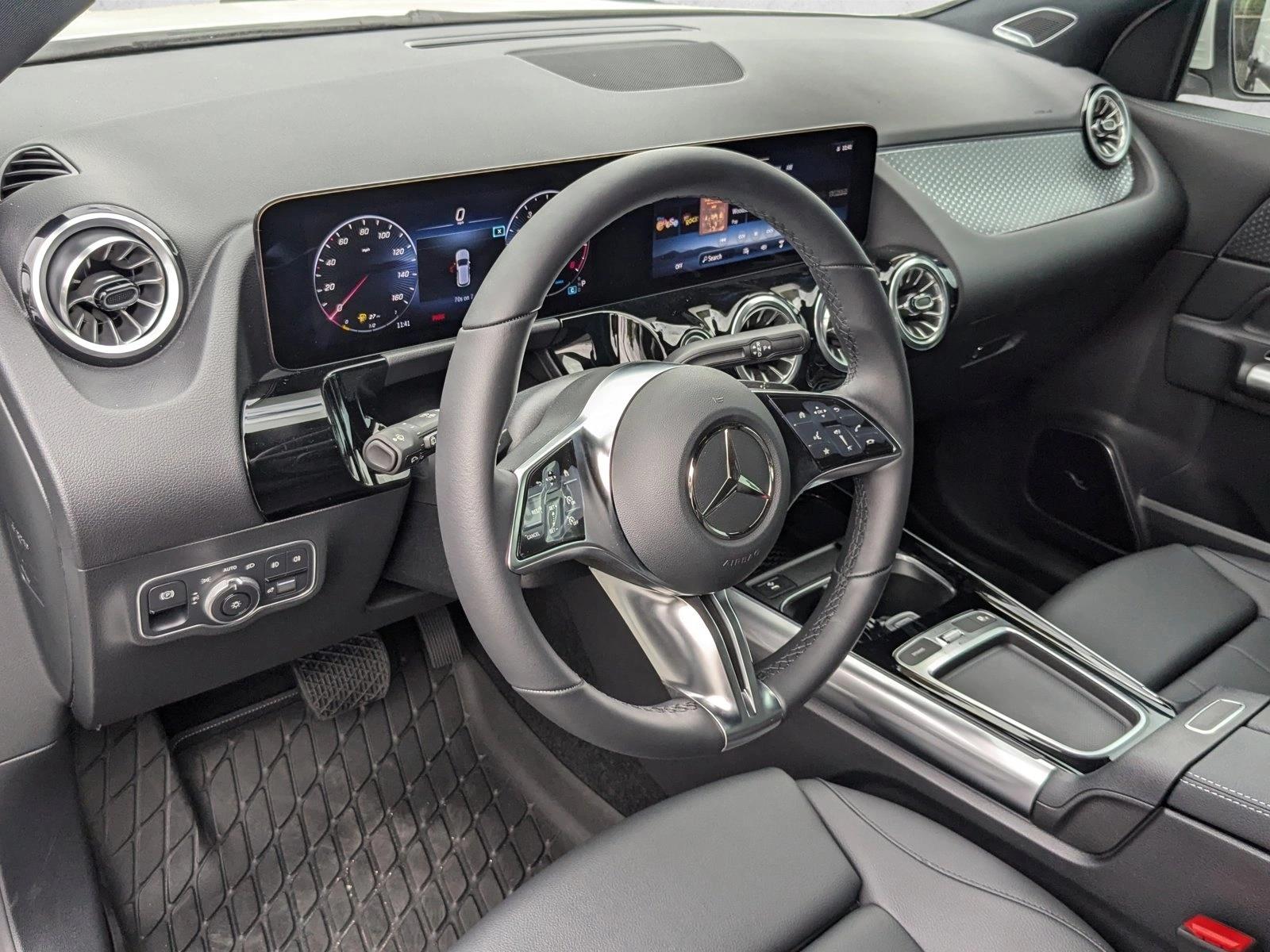 2025 Mercedes Benz GLA 250 photo 3