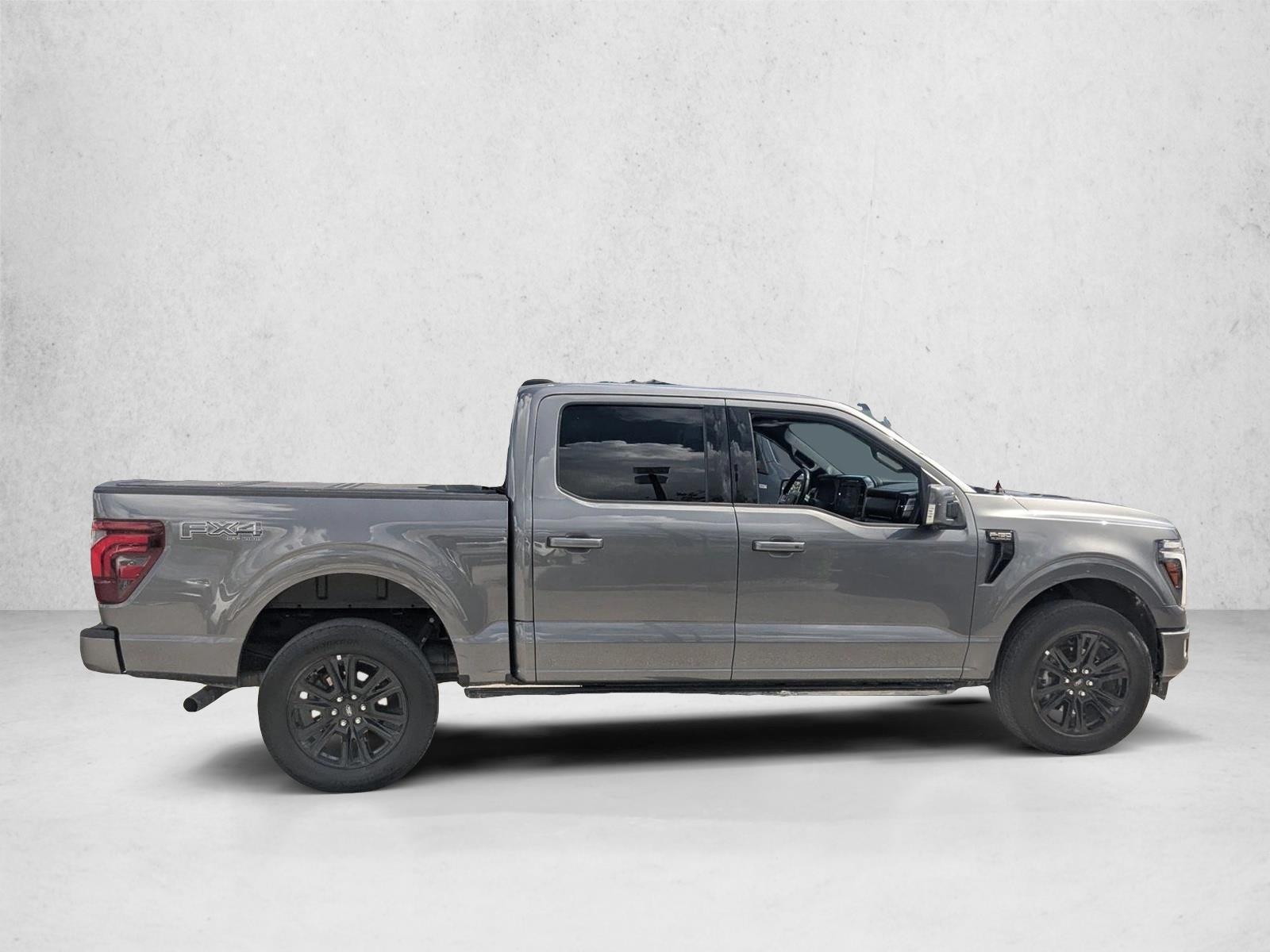 2024 Ford F-150 Platinum photo 4