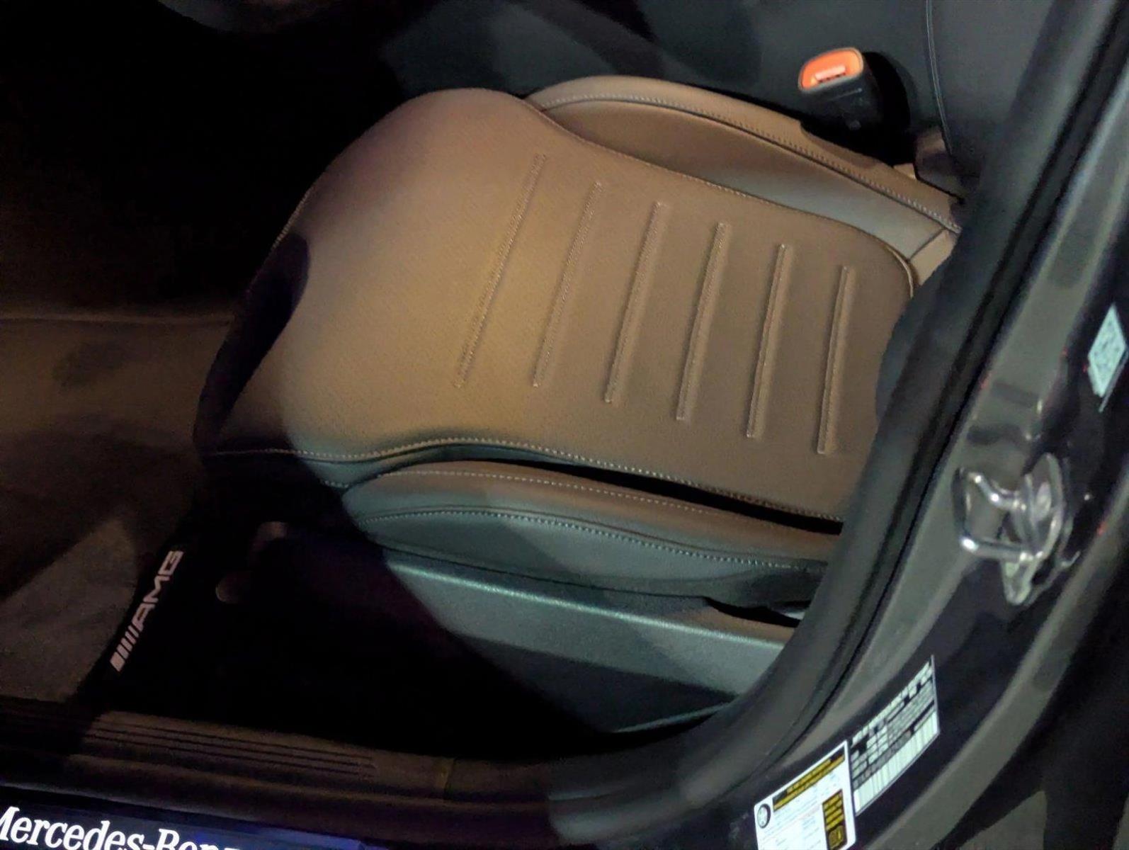 2025 Mercedes Benz C 300 4MATIC Sedan photo 4