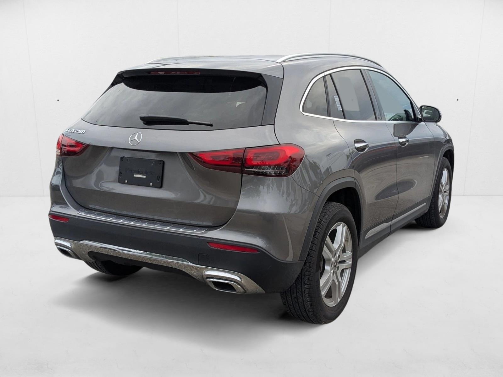 2022 Mercedes Benz GLA 250 photo 2