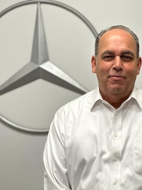 Staff member Gustavo Figueroa from ID_881998a6bb4a