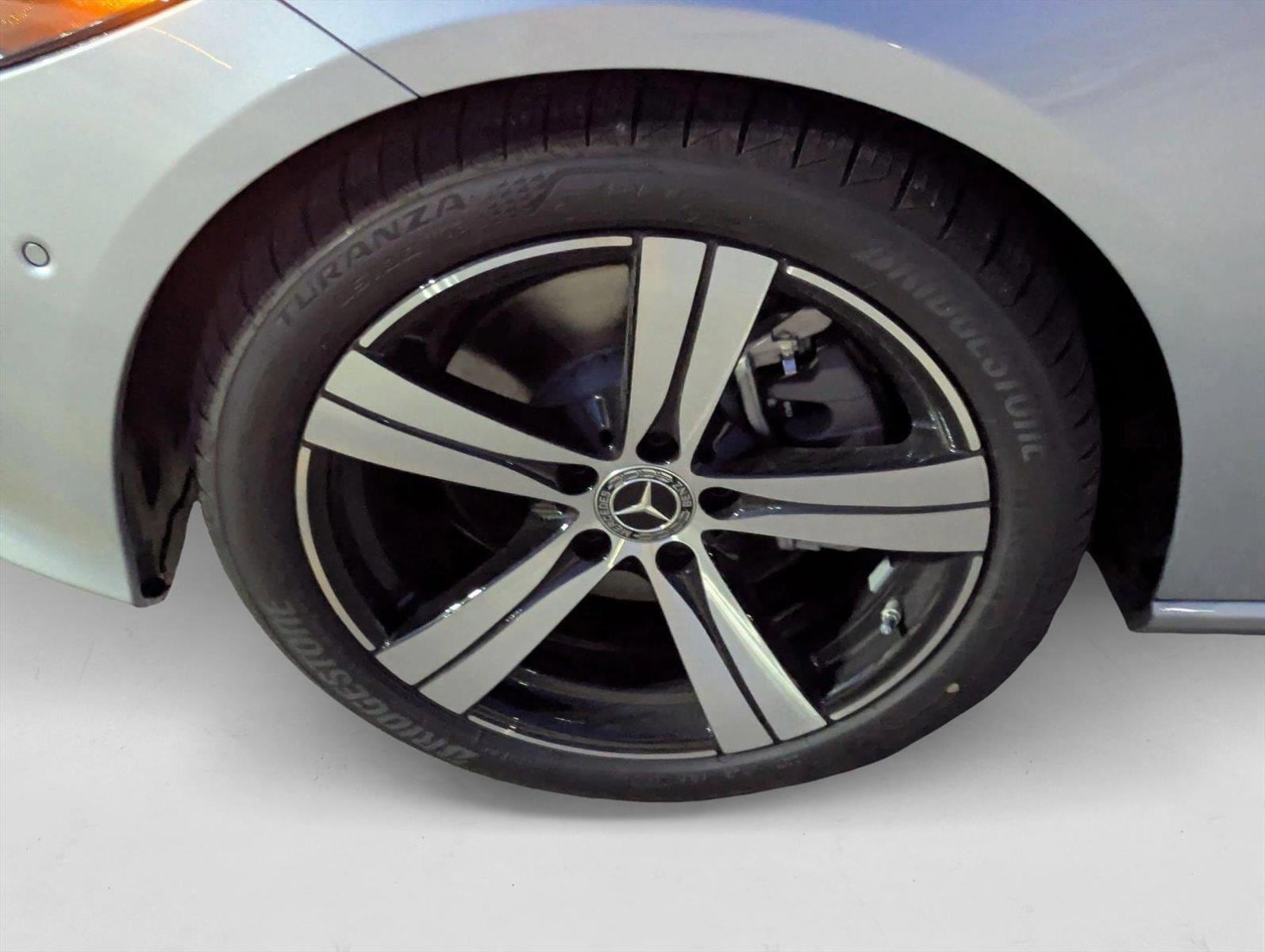 2025 Mercedes-Benz C-Class Sedan C 300 - Photo 9