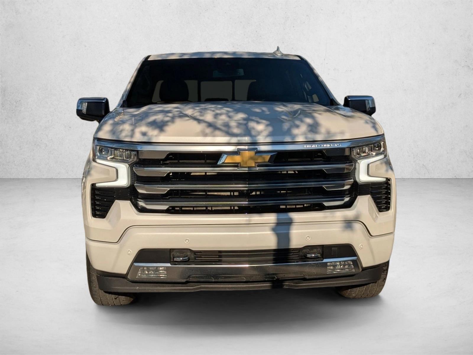2024 Chevrolet Silverado 1500 High Country photo 2