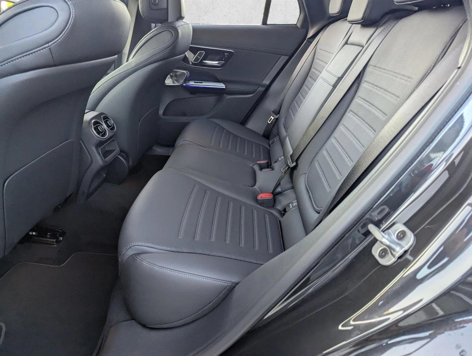 2026 Mercedes-Benz GLC Base - Photo 13