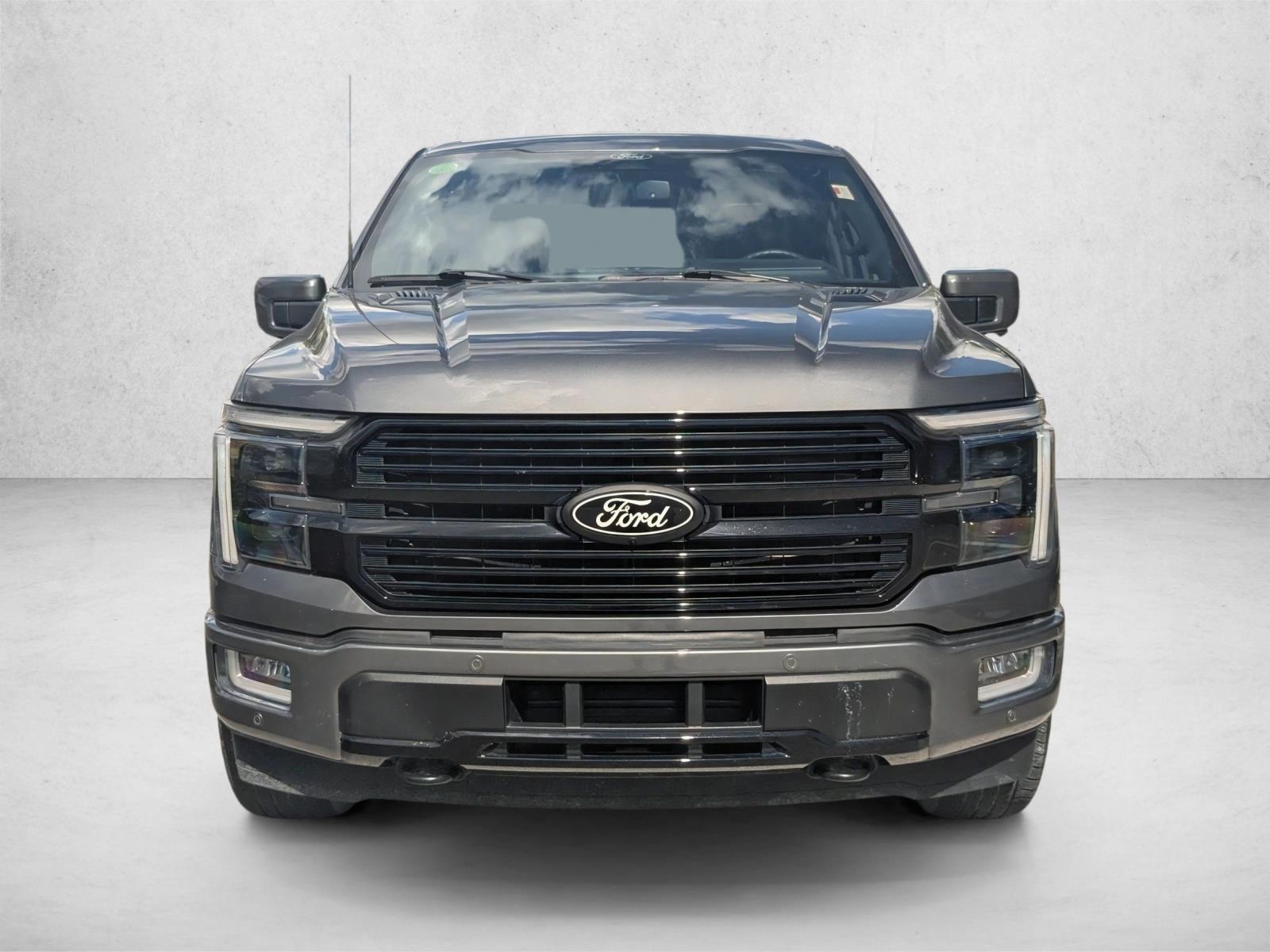 2024 Ford F-150 Platinum photo 2