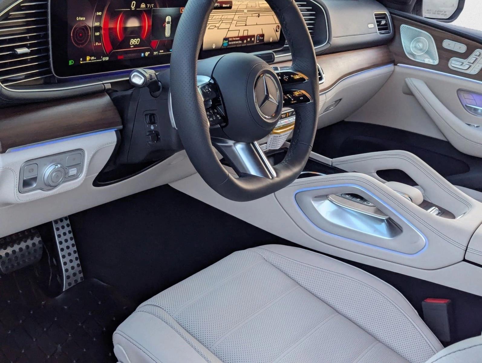 2026 Mercedes Benz GLS 580 4MATIC photo 3