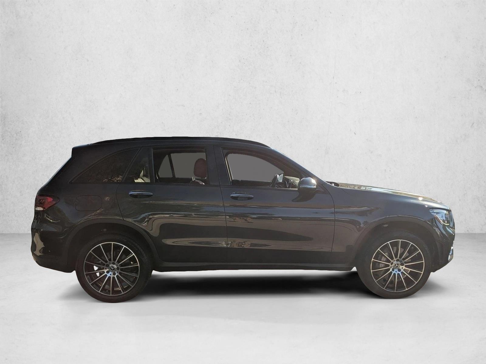 2022 Mercedes Benz GLC 300 photo 4