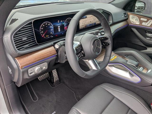 2025 Mercedes Benz GLS 450 4MATIC photo 3