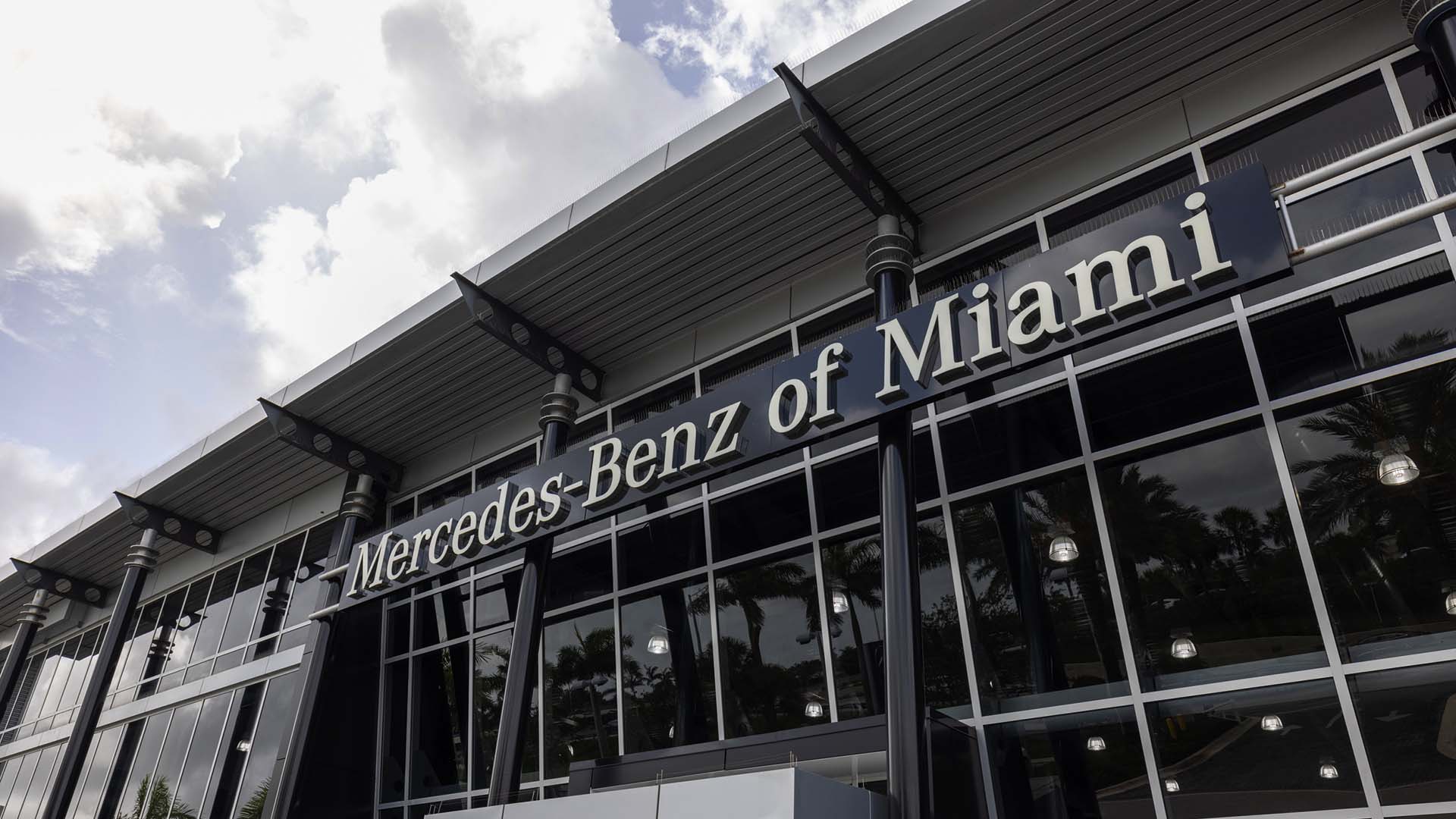 Exterior view of the Mercedes-Benz of Miami signage