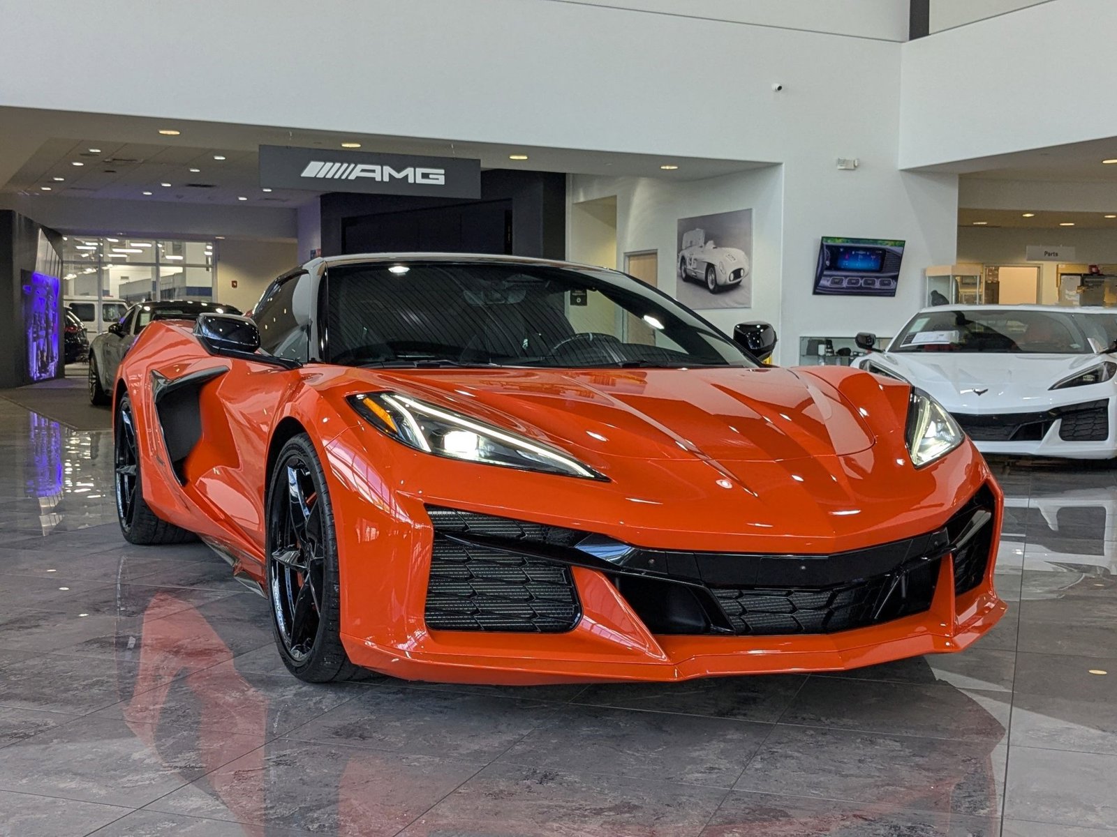 2025 Chevrolet Corvette E-Ray 3LZ Convertible photo 3