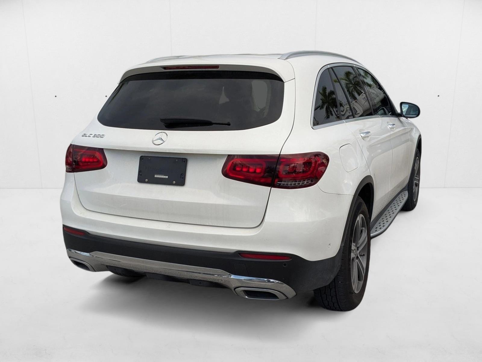 2022 Mercedes Benz GLC 300 photo 3