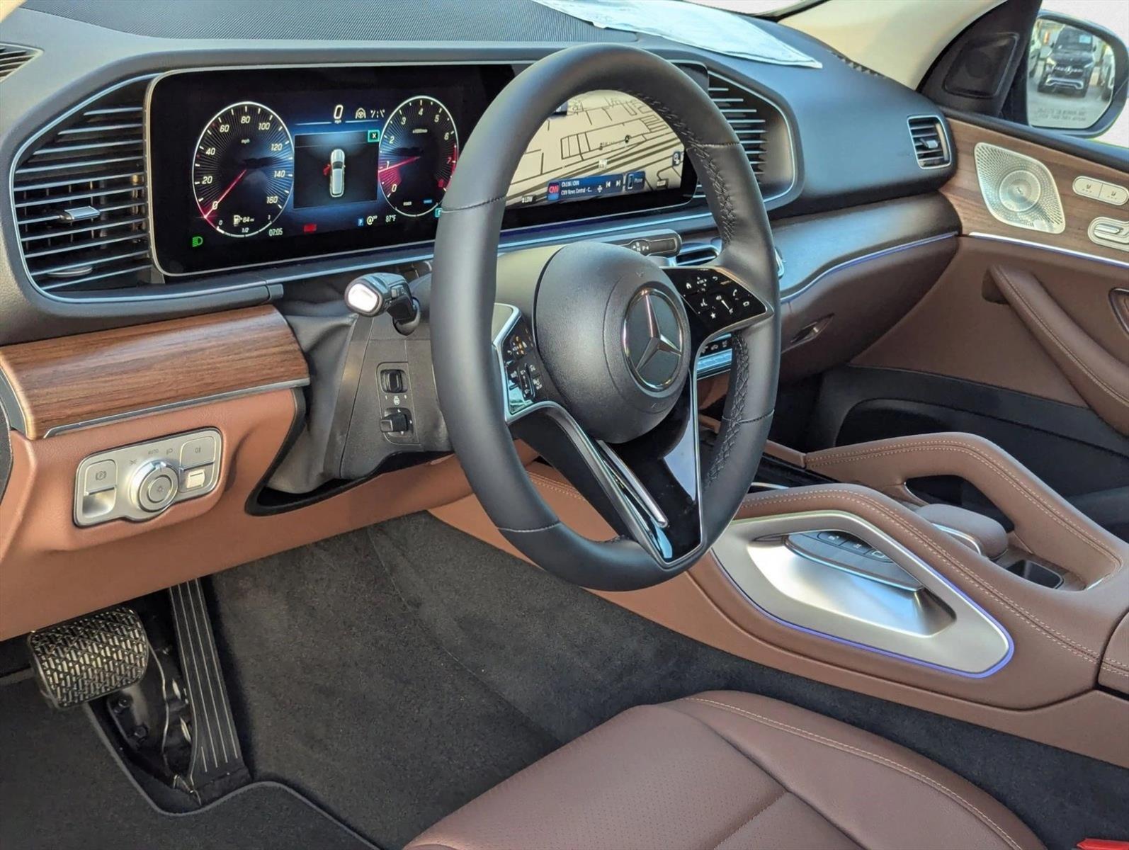 2025 Mercedes Benz GLE 350 4MATIC photo 3