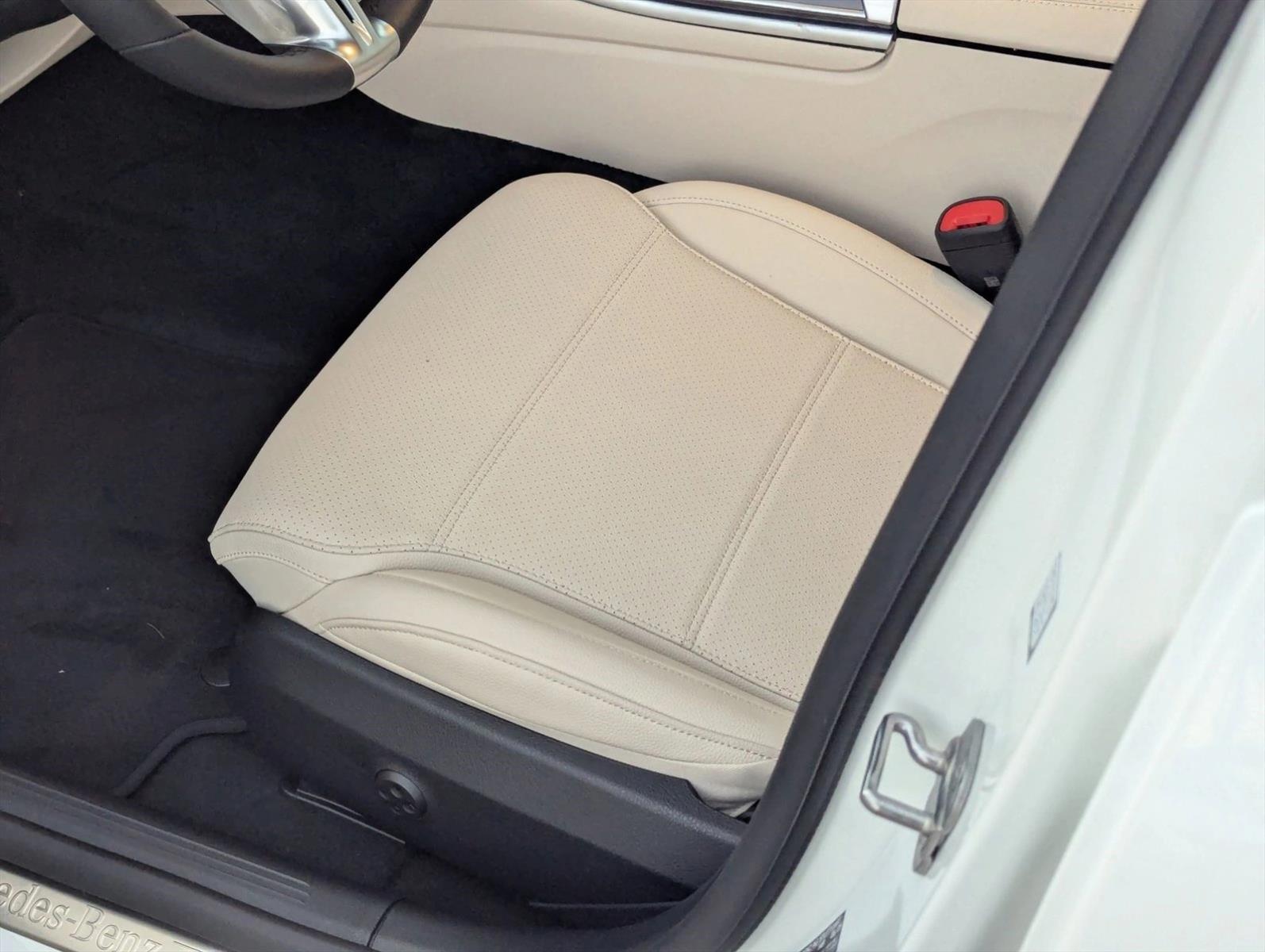 2025 Mercedes Benz C 300 Sedan photo 3