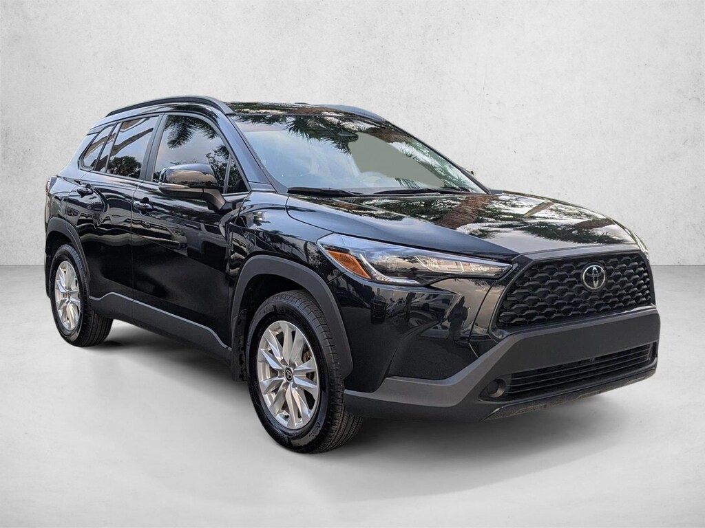 Used 2025 Toyota Corolla Cross LE SUV