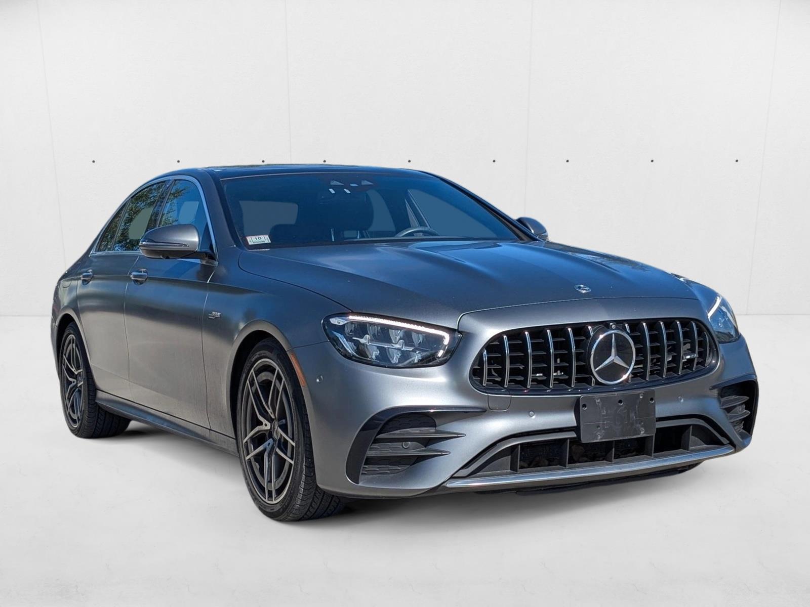2022 Mercedes Benz E 4MATIC Sedan photo 3