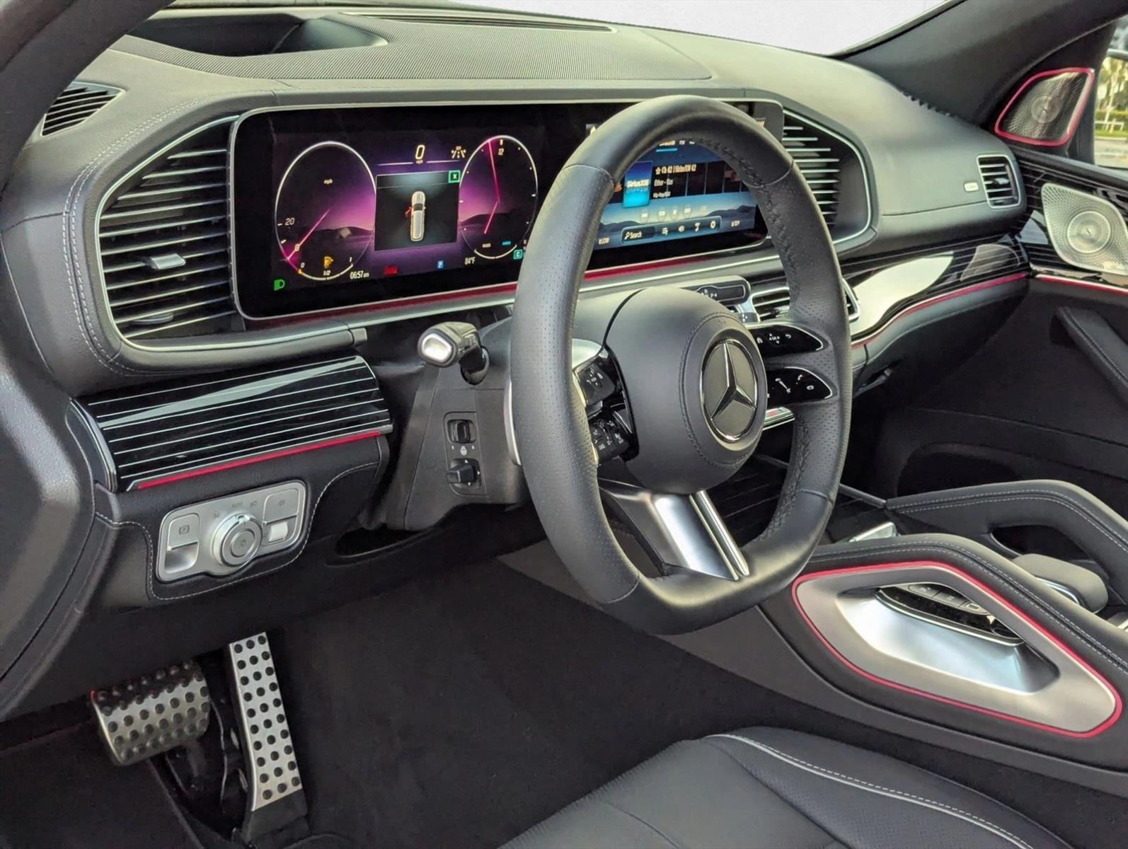 2025 Mercedes Benz GLS 450 4MATIC photo 3