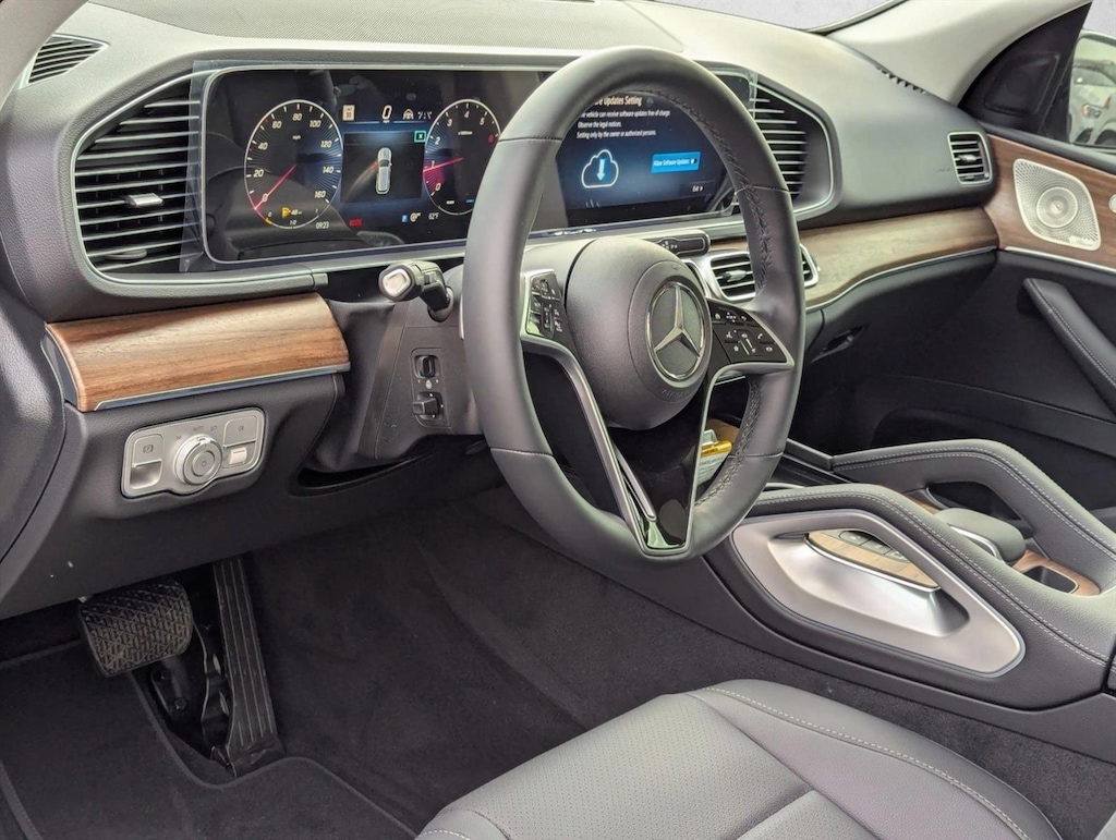 Used 2025 Mercedes-Benz