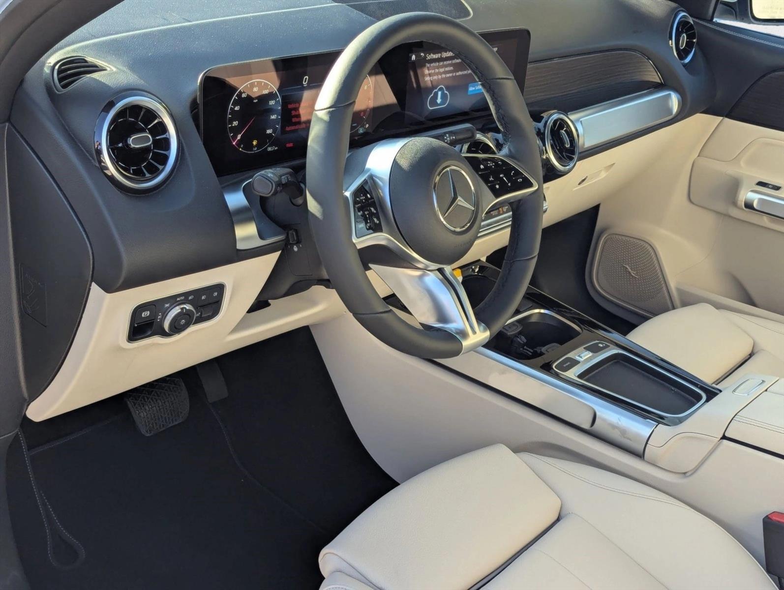 2026 Mercedes Benz GLB 250 photo 3