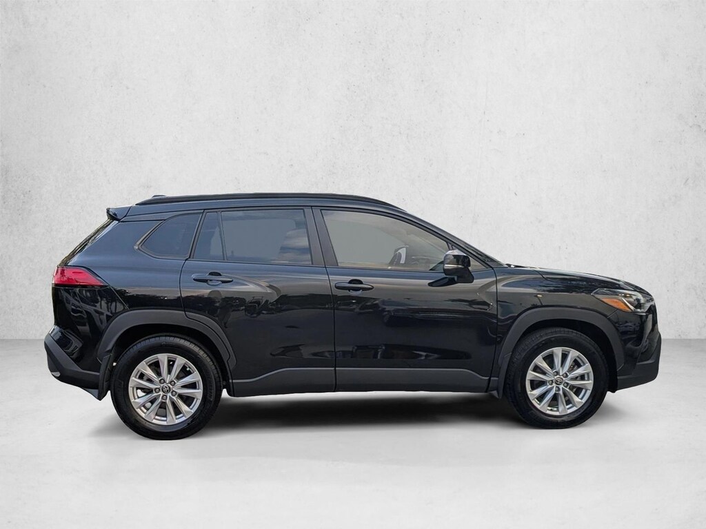Used 2025 Toyota Corolla Cross LE SUV