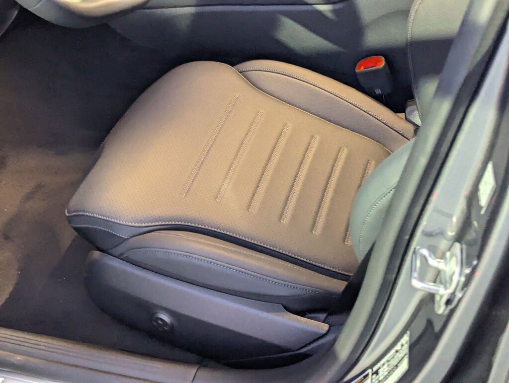 New 2026 Mercedes-Benz C-Class C 300 Sedan 4dr Car