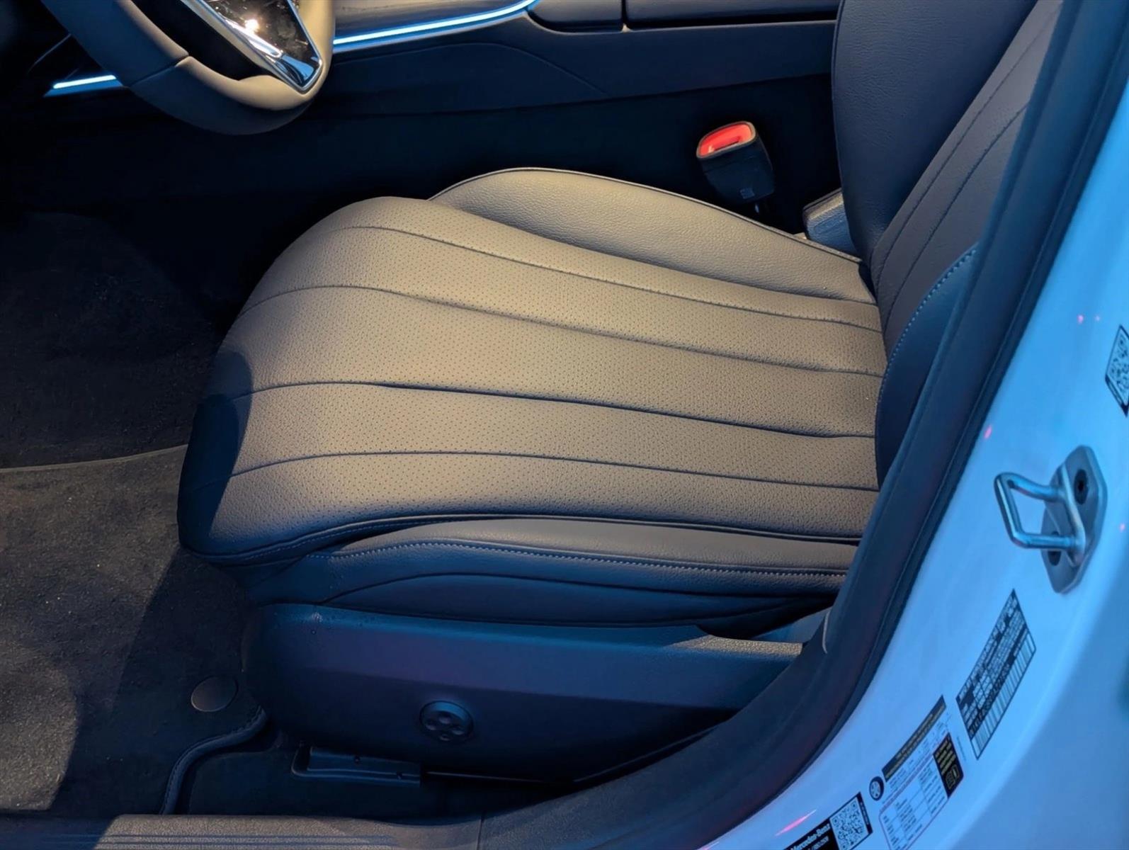 2026 Mercedes Benz E 350 Sedan photo 4