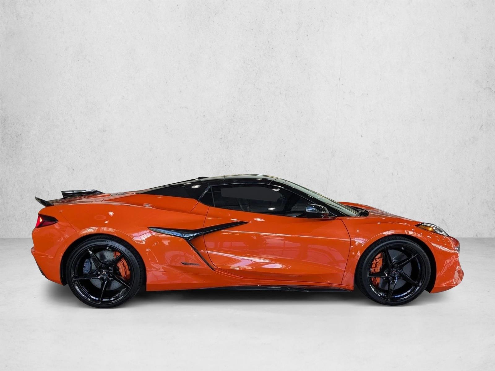 2025 Chevrolet Corvette E-Ray 3LZ Convertible photo 4