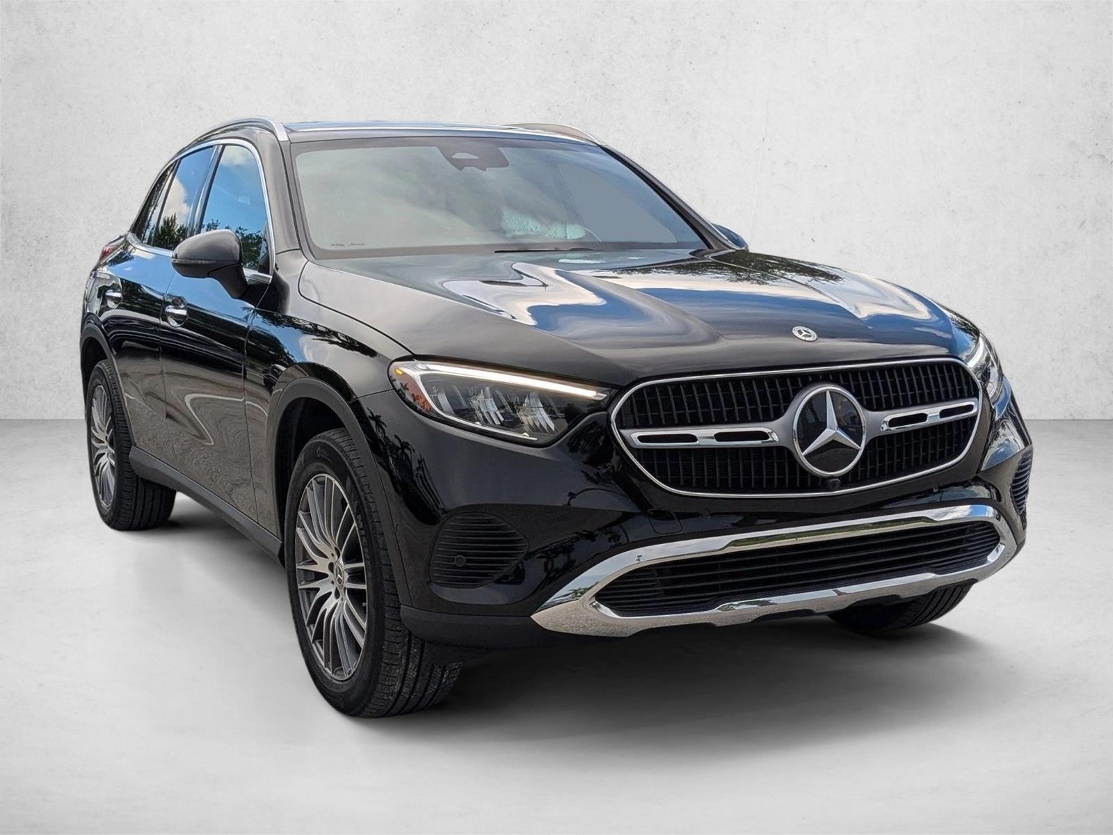 2024 Mercedes Benz GLC 4MATIC photo 2
