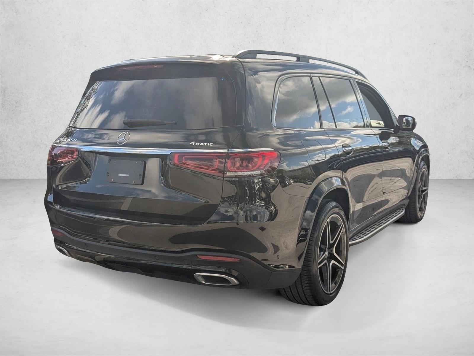 2023 Mercedes Benz GLS 450 4MATIC photo 4