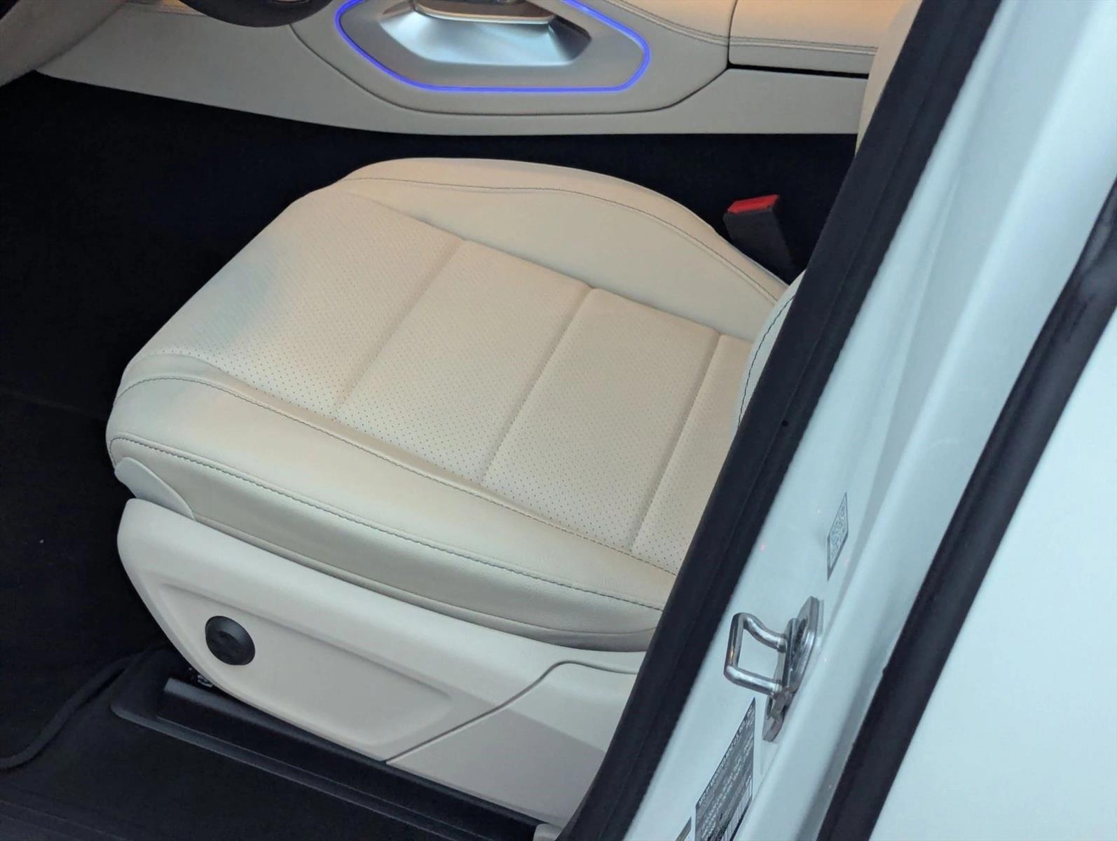 2026 Mercedes Benz GLE 450 4MATIC photo 3
