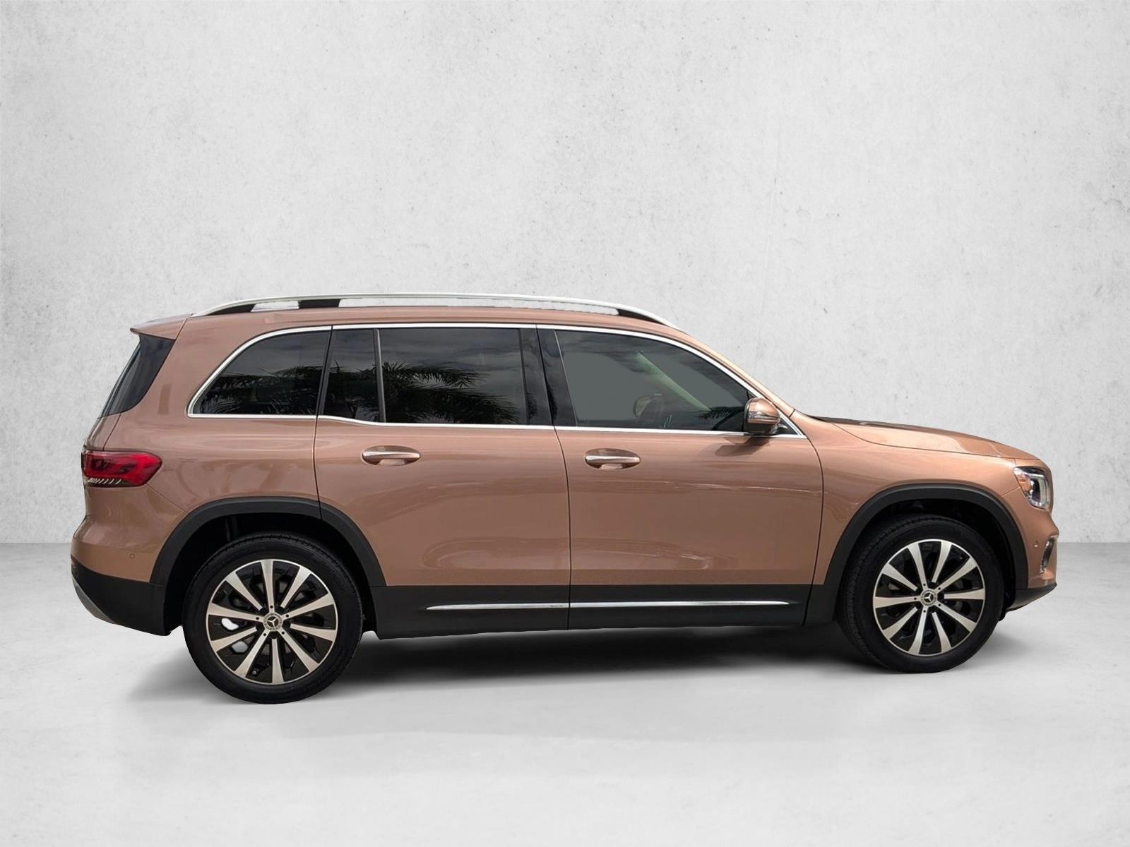 2022 Mercedes Benz GLB 250 photo 4