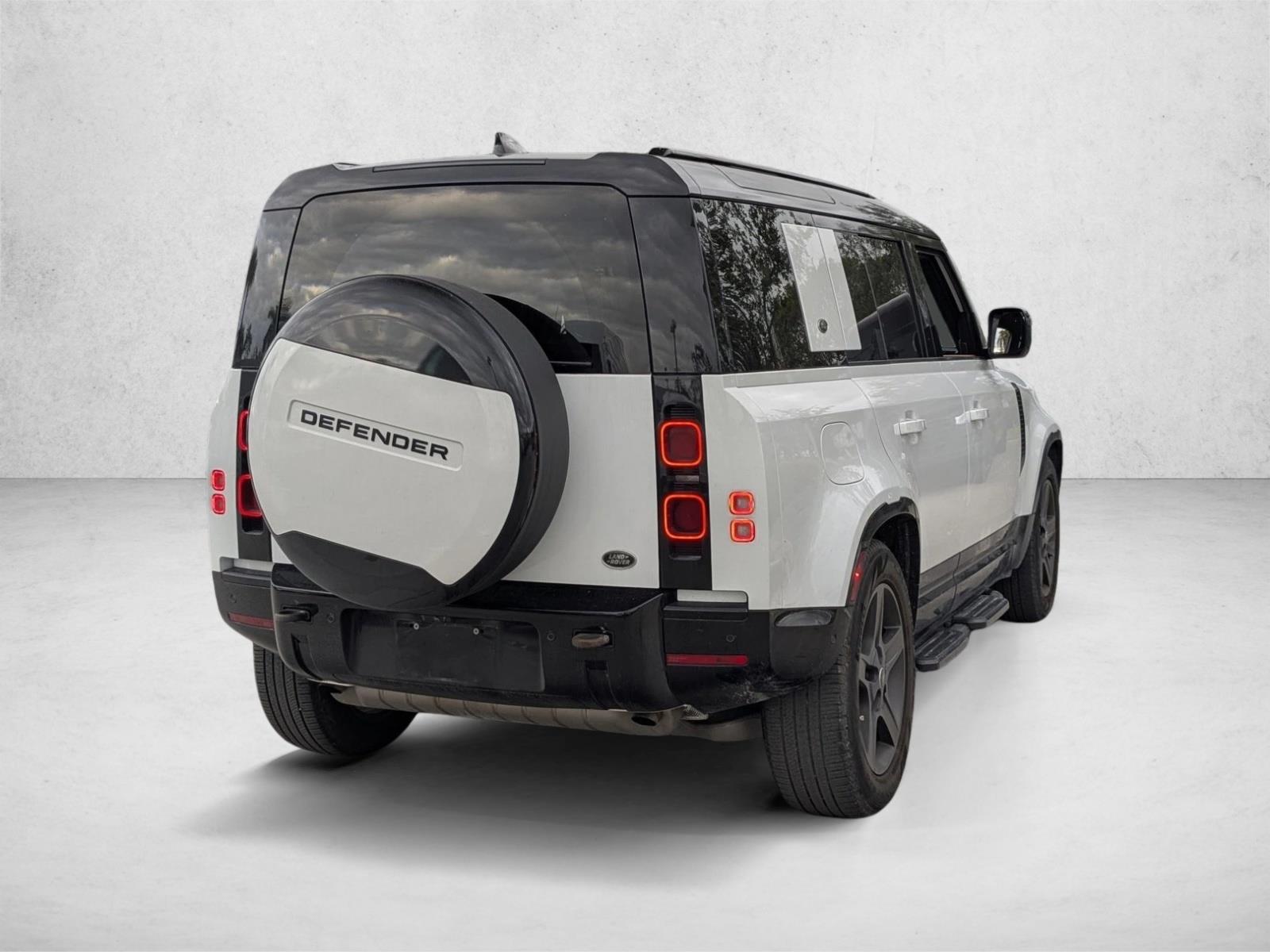 2023 Land Rover Defender 110 X-Dynamic SE photo 3