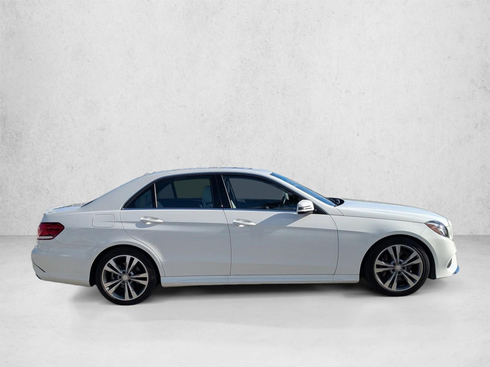 2016 Mercedes Benz E 350 Sedan photo 4