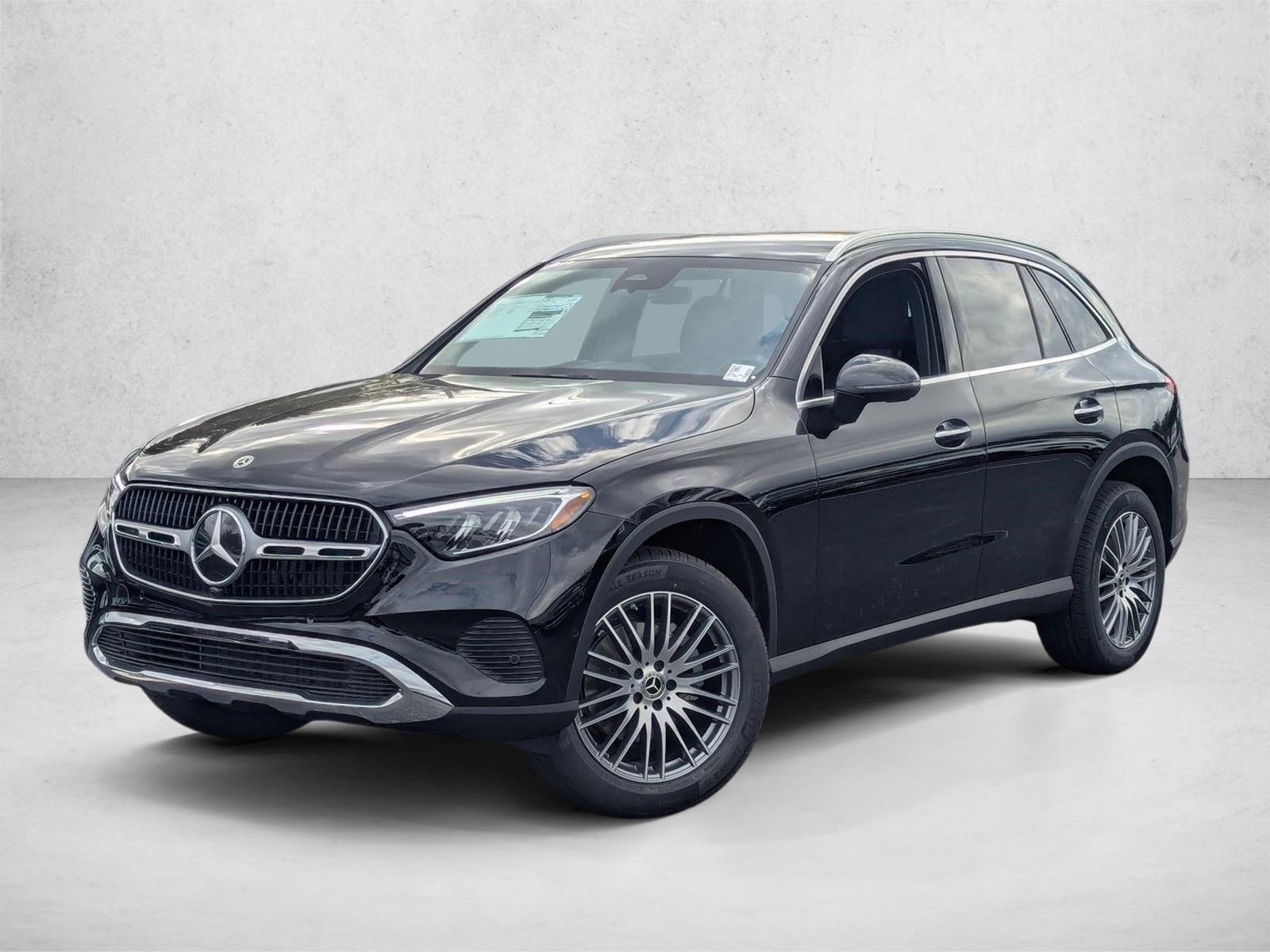 2026 Mercedes-Benz GLC Base's photo