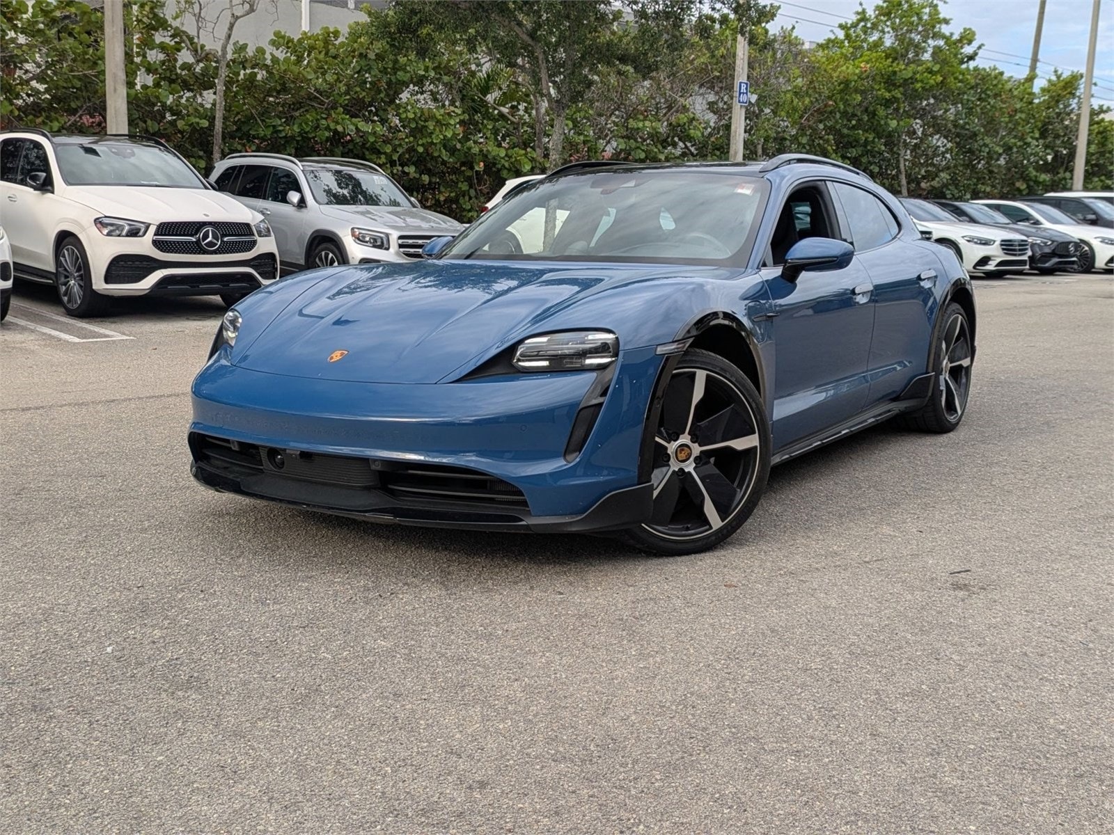 2022 Porsche Taycan Base