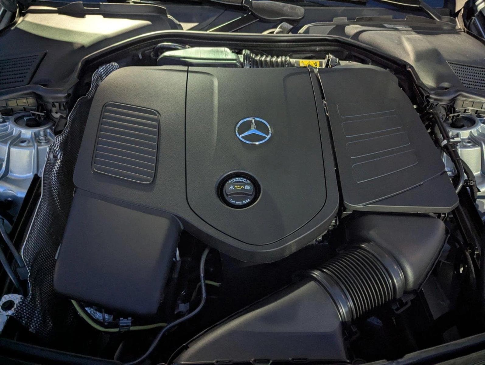 2025 Mercedes-Benz C-Class Sedan C 300 - Photo 15