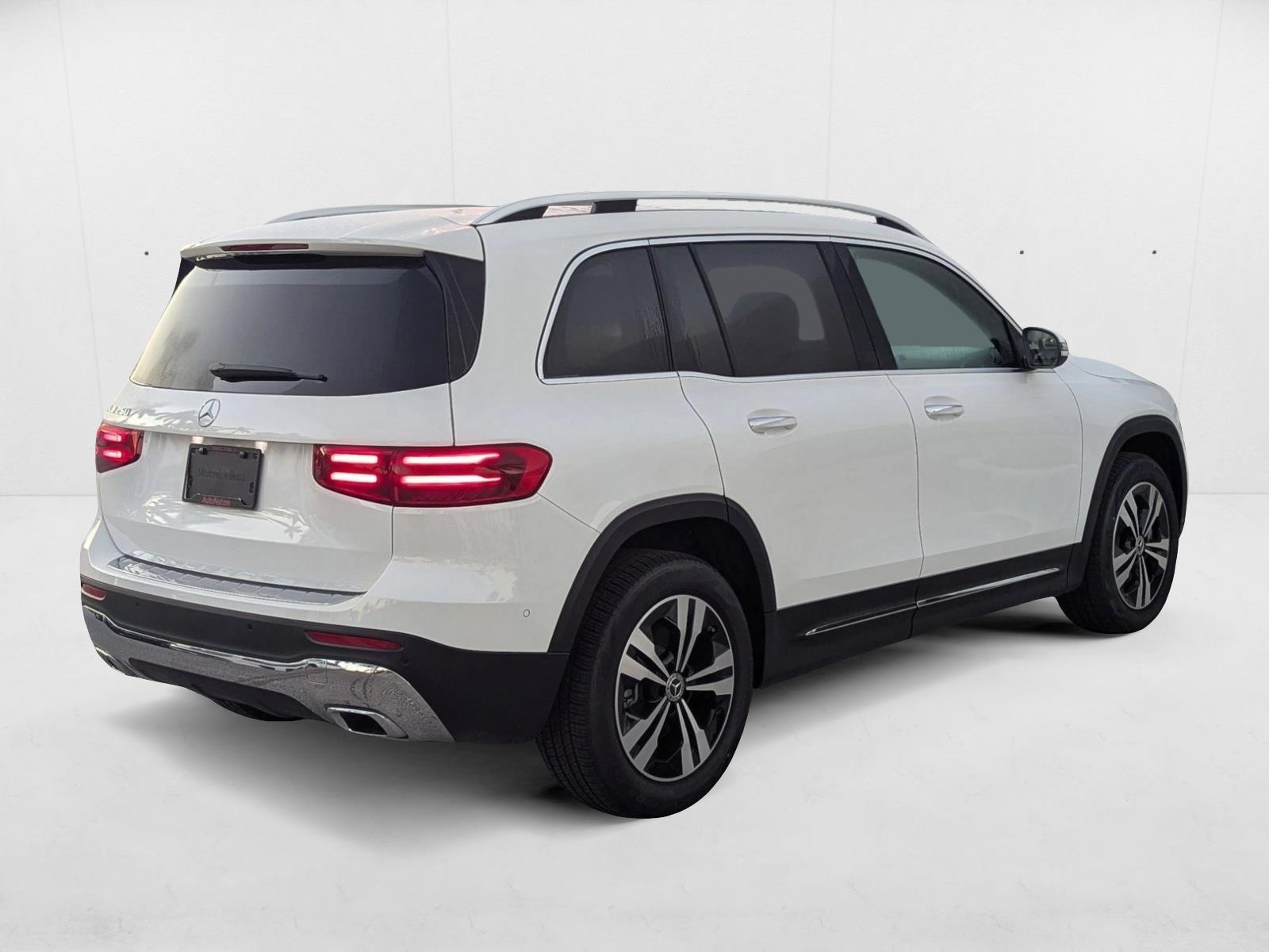 2025 Mercedes Benz GLB 250 photo 2