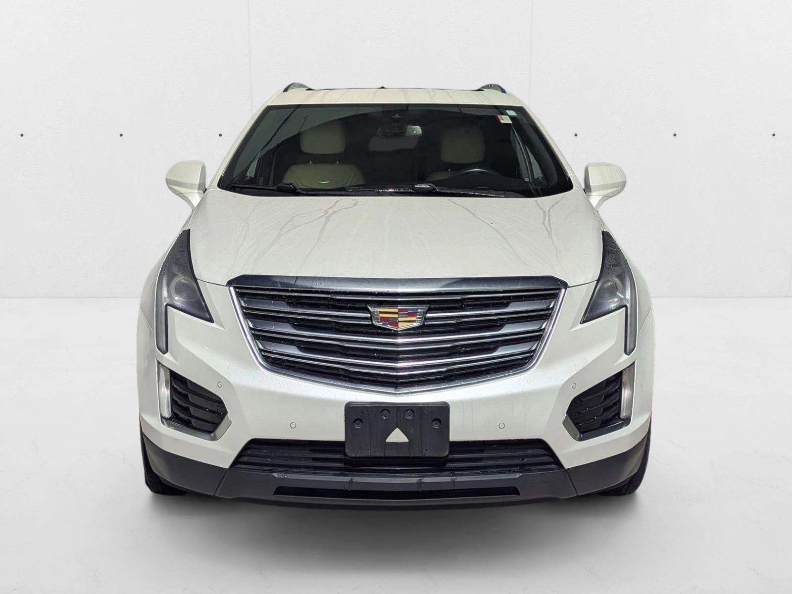 2018 Cadillac XT5 Luxury photo 2