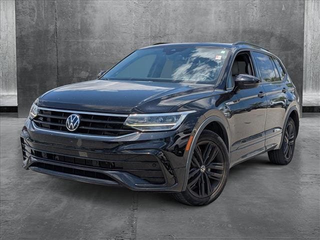 Used 2022 Volkswagen Tiguan SE R-LINE BLACK with VIN 3VVCB7AX5NM075102 for sale in Miami, FL