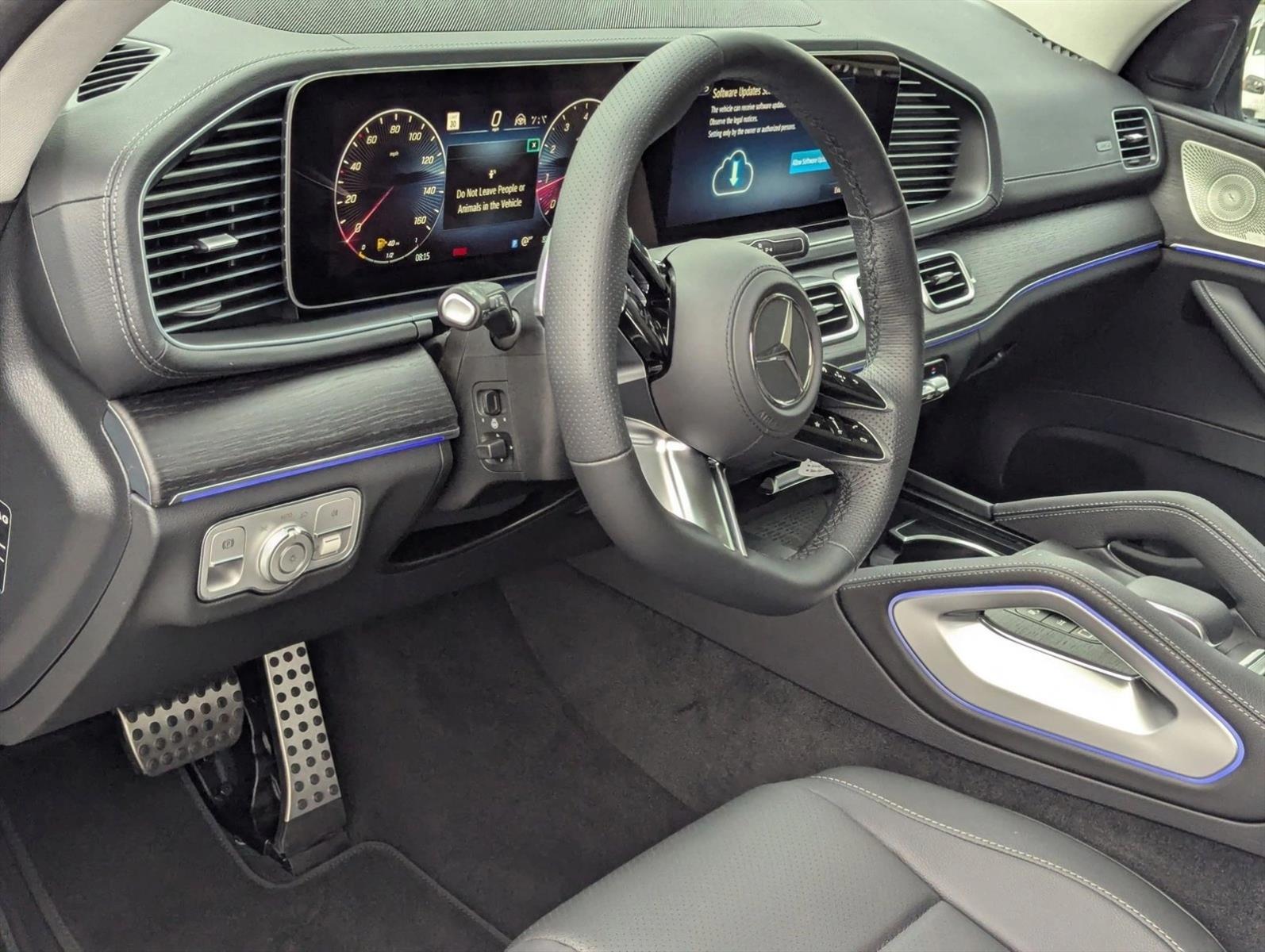 2026 Mercedes Benz GLS 450 4MATIC photo 3