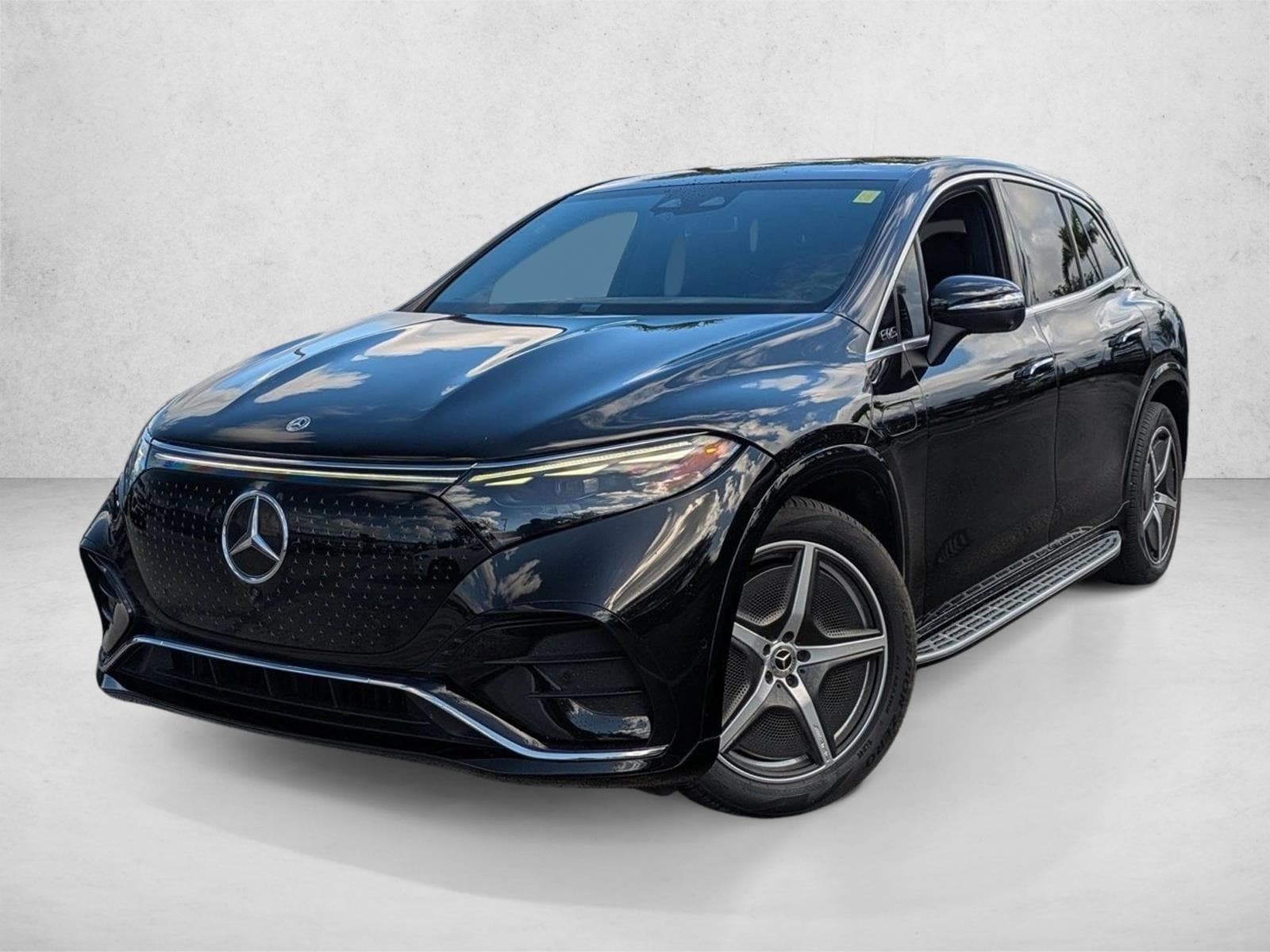 2023 Mercedes-Benz EQS SUV EQS 450+'s photo