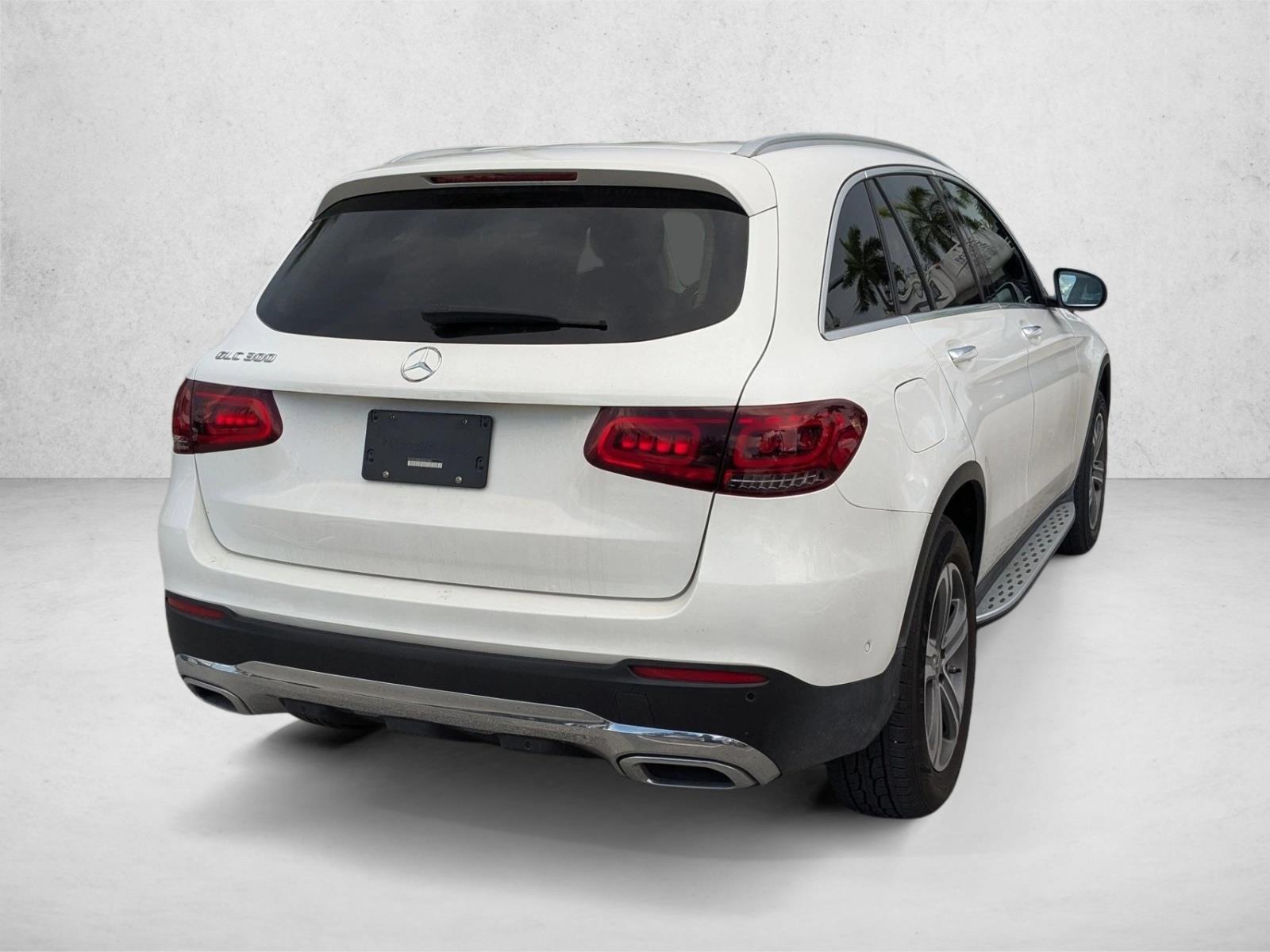 2022 Mercedes Benz GLC 300 photo 3