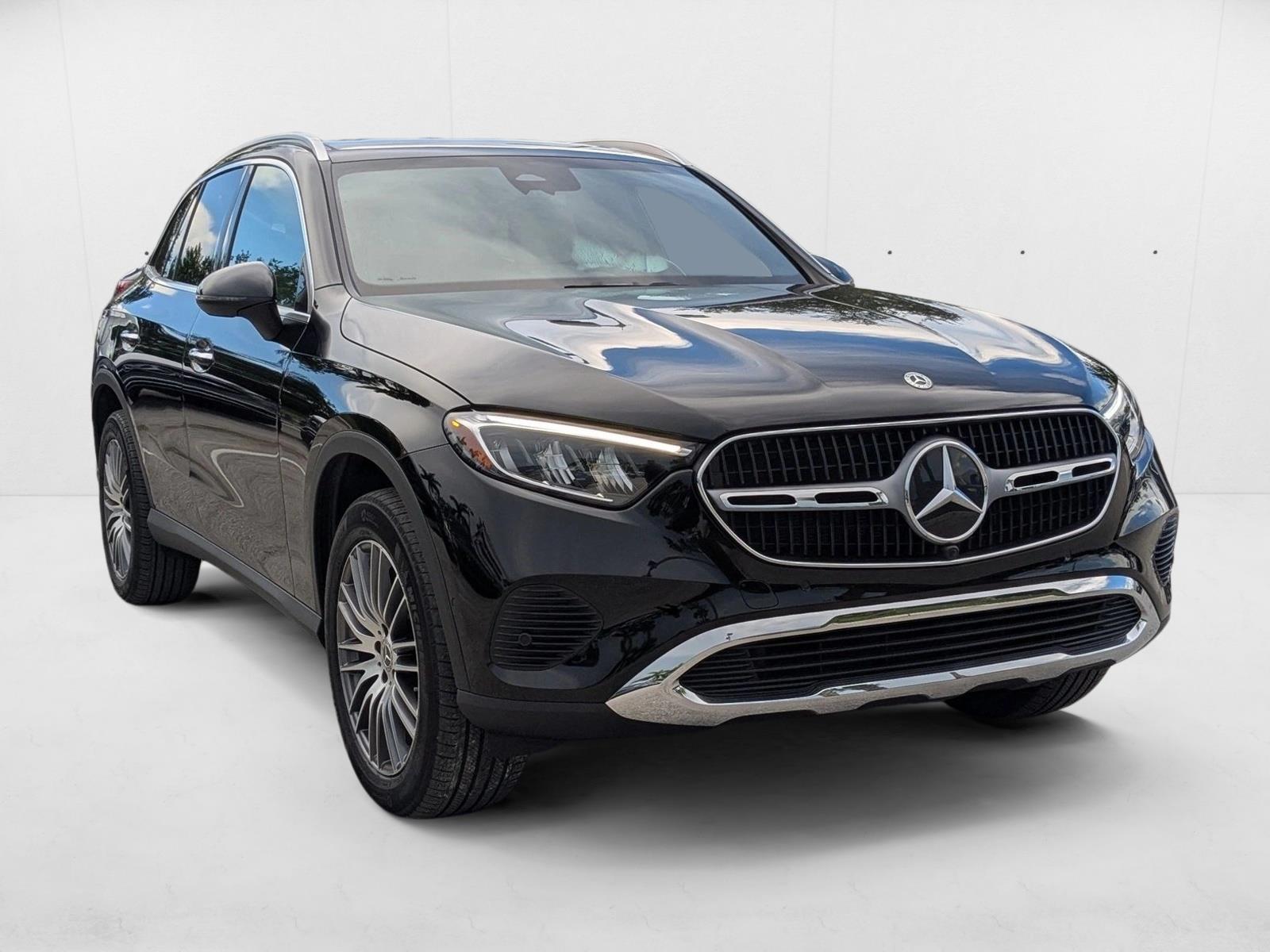 2024 Mercedes Benz GLC 300 4MATIC photo 2