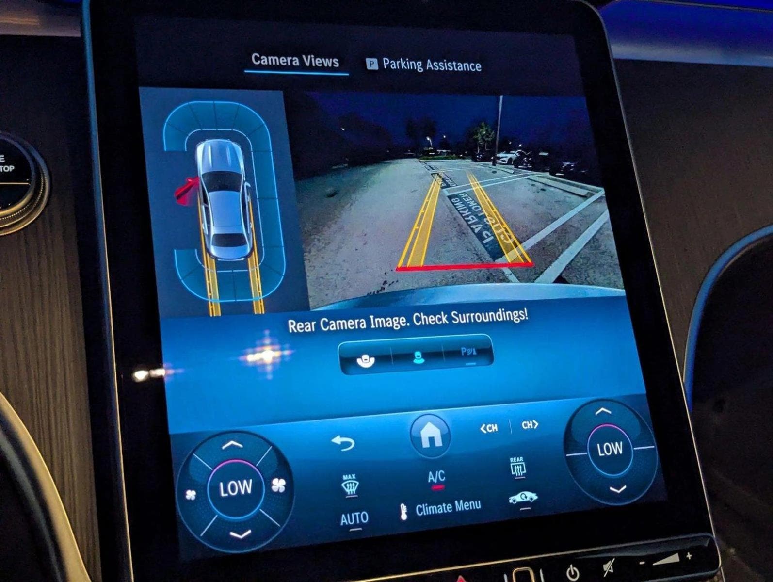 2025 Mercedes-Benz C-Class Sedan C 300 - Photo 12